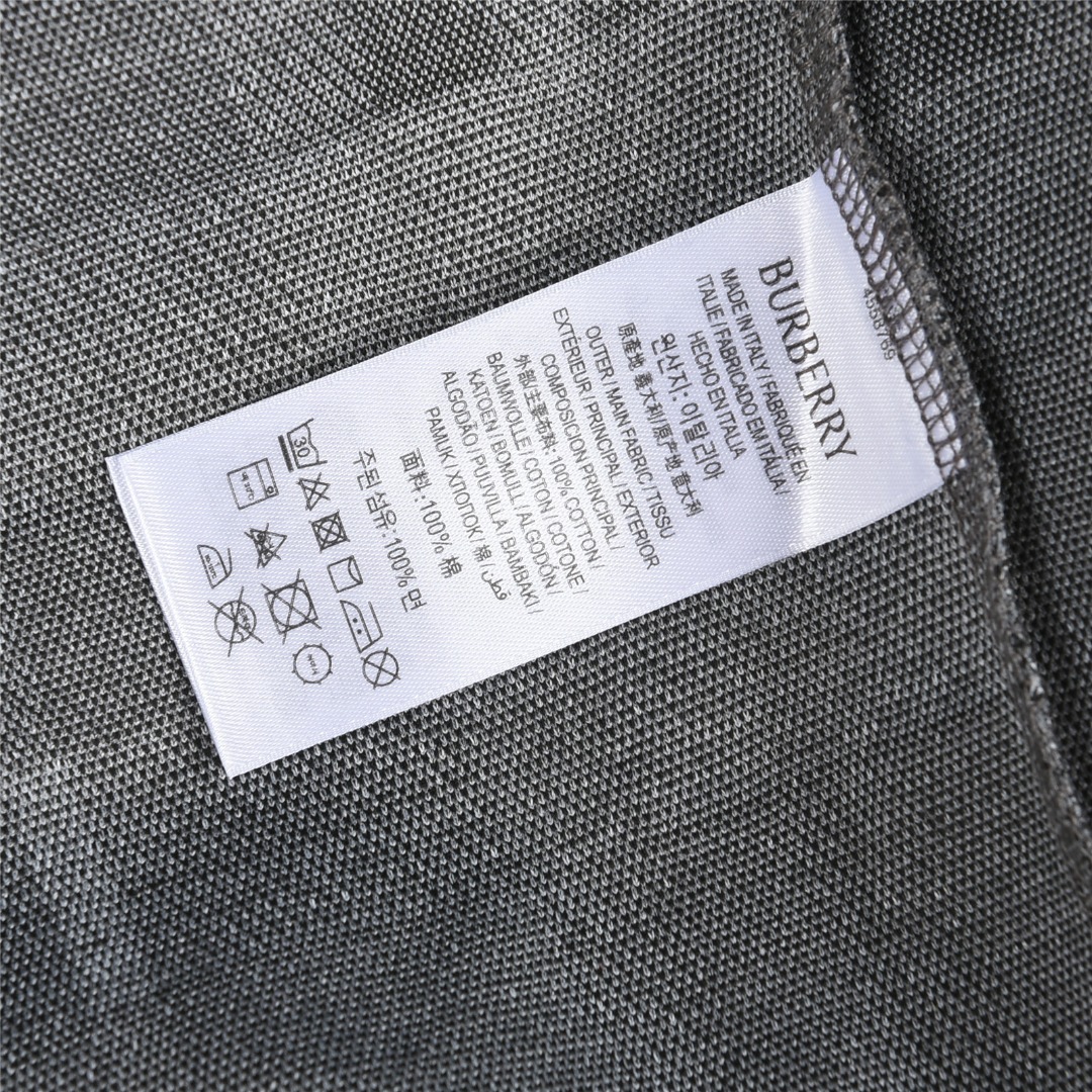 Burberry/巴宝莉 25Fw 胸前徽标格纹战马连帽卫衣 卡其色 灰色-Chinese UA Cheap High Quatity Brand Clothes Bags handbags Sneakers wholesale wholesaler seller from China Factory suppliers Fashion Clothing Shoes best Quality Beautiful Price Burberry/巴宝莉 25Fw 胸前徽标格纹战马连帽卫衣 卡其色 灰色