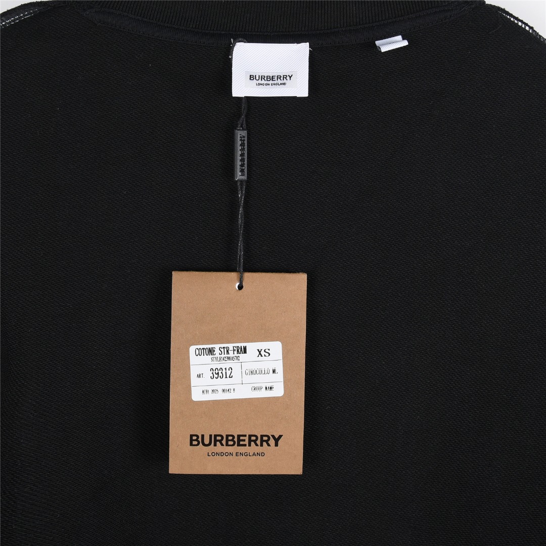 Burberry/巴宝莉 25Fw 卡通围巾小熊字母logo圆领卫衣 清爽干净的棉质情侣款卫衣 黑色 白色-Chinese UA Cheap High Quatity Brand Clothes Bags handbags Sneakers wholesale wholesaler seller from China Factory suppliers Fashion Clothing Shoes best Quality Beautiful Price Burberry/巴宝莉 25Fw 卡通围巾小熊字母logo圆领卫衣 清爽干净的棉质情侣款卫衣 黑色 白色