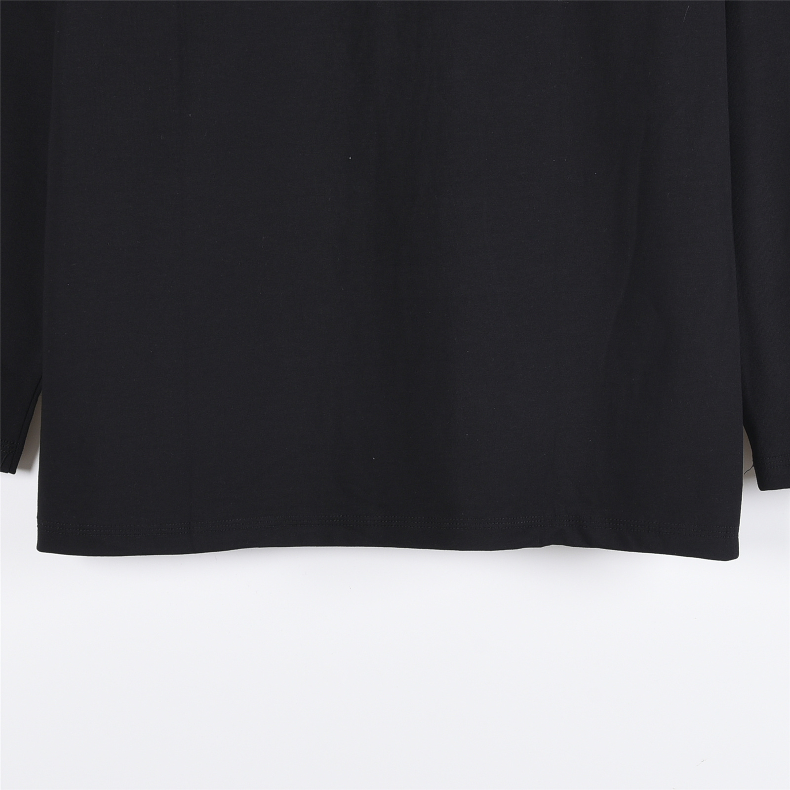 Loewe罗意威 & on昂跑 25Fw 联名徽标logo压胶印花长T恤 购白色黑色-Chinese UA Cheap High Quatity Brand Clothes Bags handbags Sneakers wholesale wholesaler seller from China Factory suppliers Fashion Clothing Shoes best Quality Beautiful Price Loewe罗意威 & on昂跑 25Fw 联名徽标logo压胶印花长T恤 购白色黑色