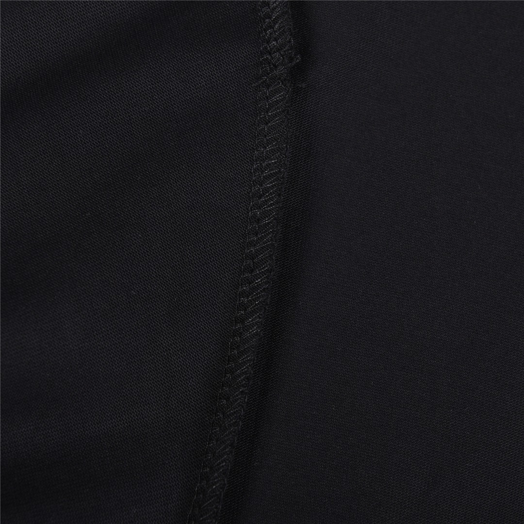 Loewe罗意威 & on昂跑 25Fw 联名徽标logo压胶印花长T恤 购白色黑色-Chinese UA Cheap High Quatity Brand Clothes Bags handbags Sneakers wholesale wholesaler seller from China Factory suppliers Fashion Clothing Shoes best Quality Beautiful Price Loewe罗意威 & on昂跑 25Fw 联名徽标logo压胶印花长T恤 购白色黑色