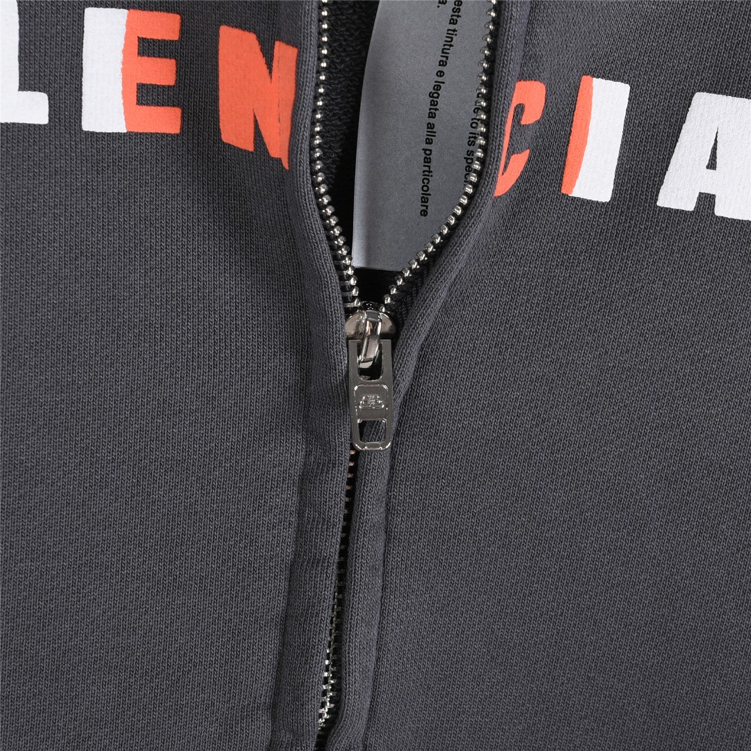 Balenciaga/巴黎世家 25Fw 彩色字母刺绣破洞双拉链外套 浅蓝深灰-Chinese UA Cheap High Quatity Brand Clothes Bags handbags Sneakers wholesale wholesaler seller from China Factory suppliers Fashion Clothing Shoes best Quality Beautiful Price Balenciaga/巴黎世家 25Fw 彩色字母刺绣破洞双拉链外套 浅蓝深灰
