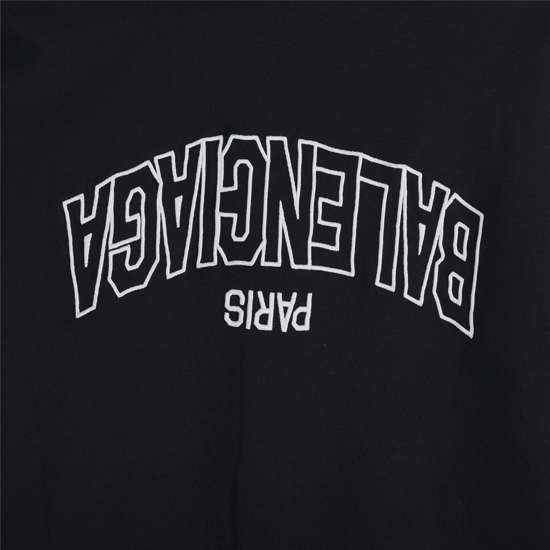 Balenciaga/巴黎世家 25Fw 后背倒立反转字母刺绣破洞双拉链外套 灰白 黑色-Chinese UA Cheap High Quatity Brand Clothes Bags handbags Sneakers wholesale wholesaler seller from China Factory suppliers Fashion Clothing Shoes best Quality Beautiful Price Balenciaga/巴黎世家 25Fw 后背倒立反转字母刺绣破洞双拉链外套 灰白 黑色