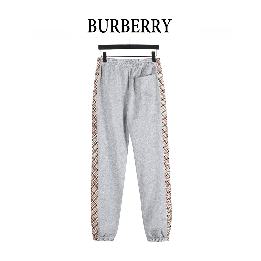 本地自取💰220(支持放店)
Burberry/巴宝莉 25Fw 侧边菱格纹织带后袋战马刺绣套装长裤
格纹装饰棉质慢跑裤 慢跑裤,选用轻盈翻面绒棉质面料打造,
融入标志性典藏米色 Burberry 格纹饰带。呈现修身版型,
点缀同色系马术骑士徽标(EKD)刺绣。
– 弹性抽绳裤腰
– 侧插袋;后贴袋
– 后袋饰有马术骑士徽标(EKD)刺绣
搭配同款拉链外套更佳!!
颜色:花灰色,黑色
size:S-XL