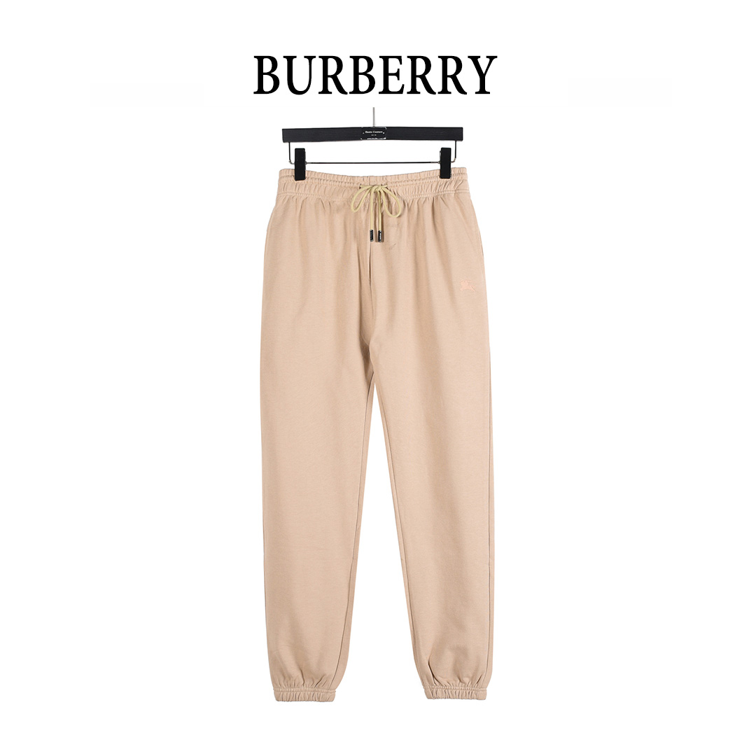 本地自取💰220(支持放店)
Burberry/巴宝莉 25Fw 后袋十字绣战马刺绣套装长裤
十字绣马术骑士徽标慢跑裤,
选用轻盈翻面绒棉质面料打造,呈现休闲版型。
融入十字绣工艺,塑就品牌徽标和 Burberry 格纹马术骑士徽标设计。
– 弹性抽绳裤腰
– 侧插袋;后贴袋
– 后袋饰有马术骑士徽标(EKD)刺绣
搭配同款拉链外套更佳!!
颜色:卡其色,黑色
size:S-XL