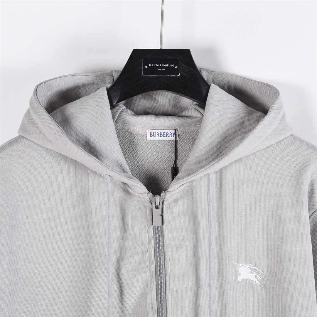 Burberry/巴宝莉 25Fw 后背印章战马刺绣双拉链套装连帽外套 卡其色 黑色 粉色 飓风灰