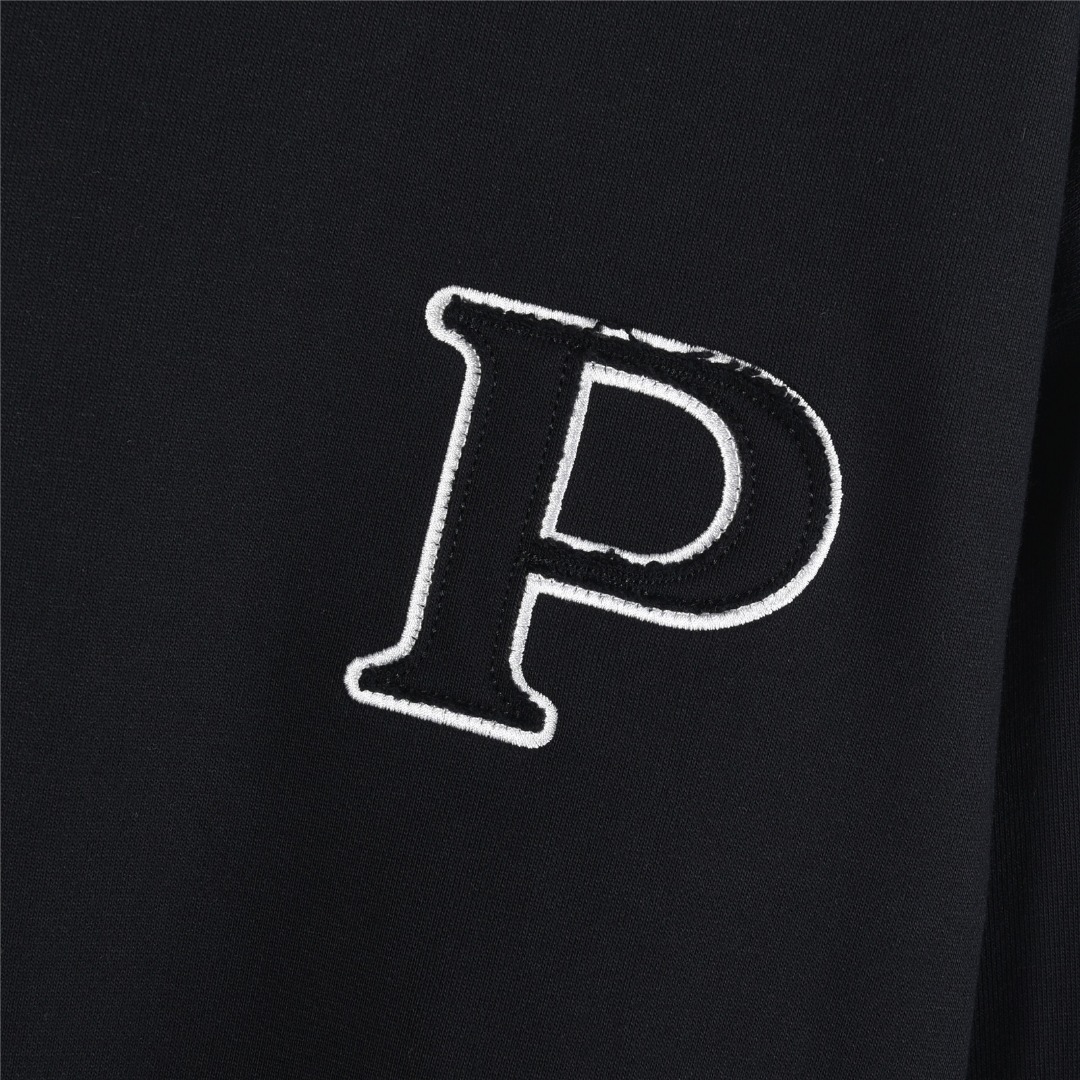Prada/普拉达 25Fw 撞色螺纹贴布字母刺绣圆领卫衣 黑色 白色