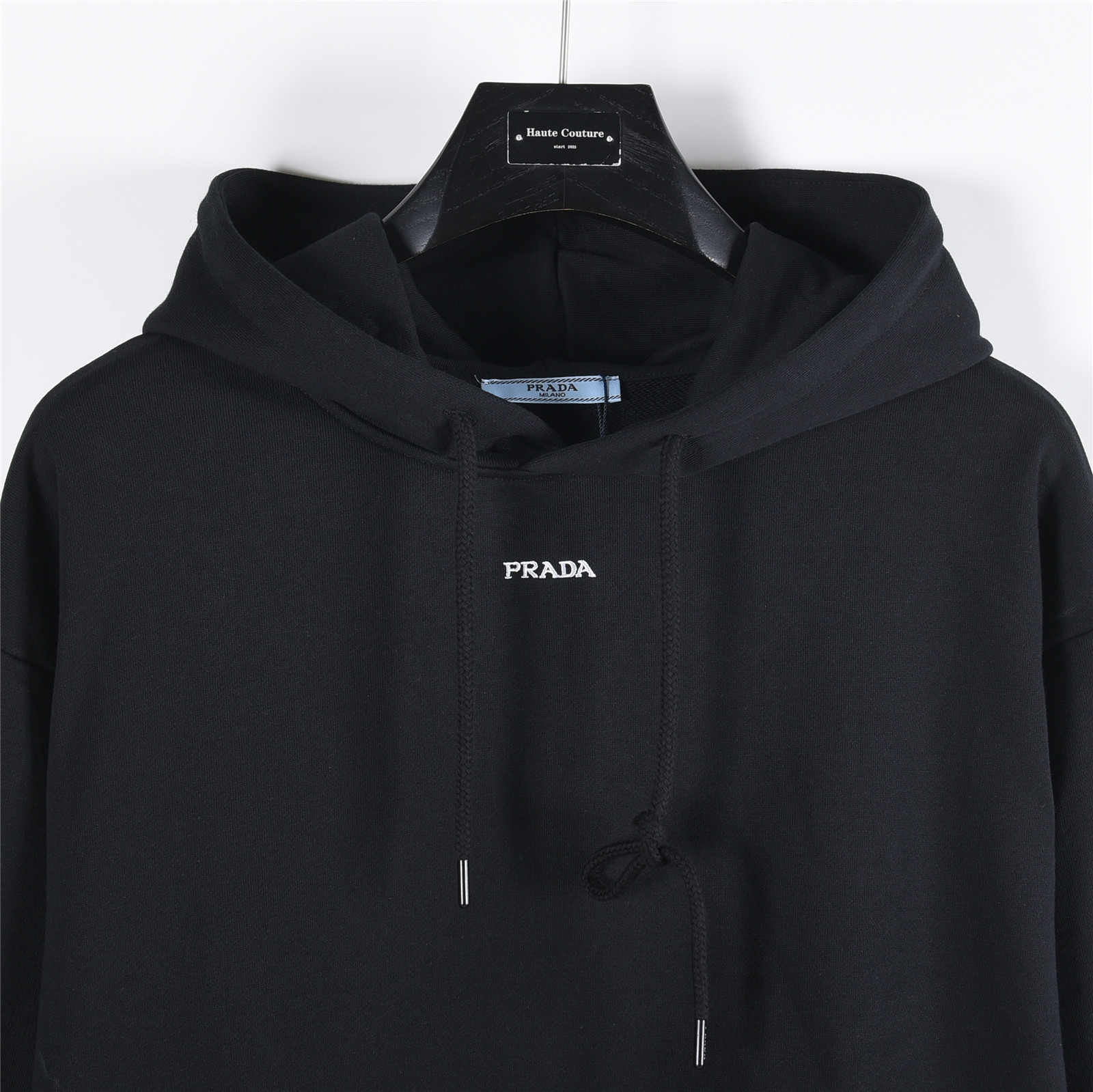 Prada/普拉达 25Fw 胸前小字母刺绣连帽卫衣 黑色 白色