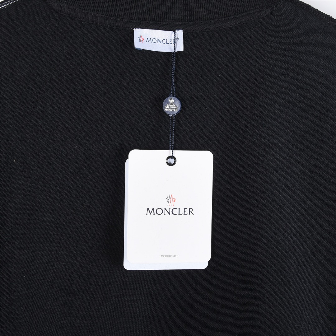 Moncler/蒙口 25Fw 小怪兽字母植毛绣花徽章圆领卫衣 白色 黑色