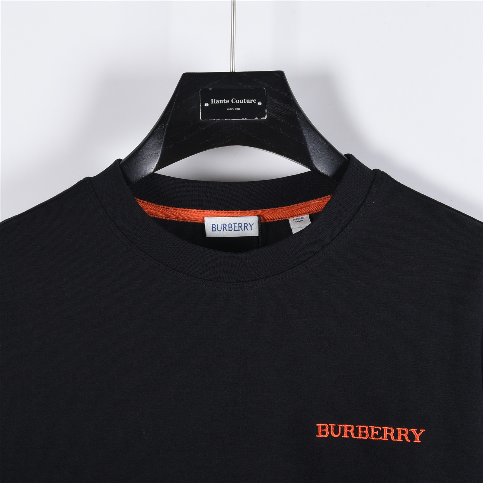 Burberry/巴宝莉 25Fw 胸口小标刺绣及袖子战马硅胶长袖T恤 白色 黑色