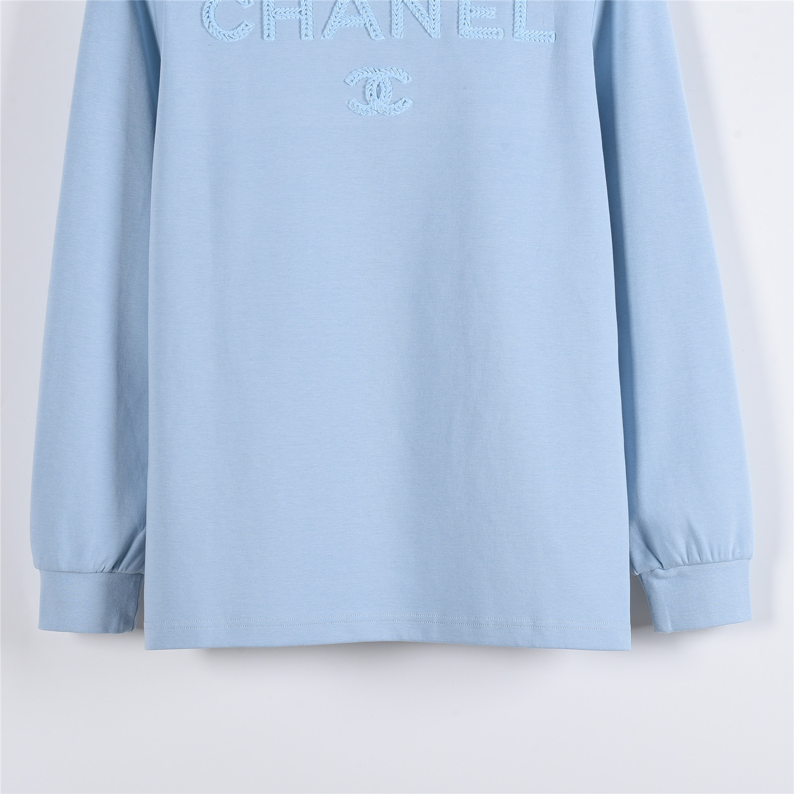 CHANEL/香奈儿 25Fw 暗纹编织logo双C立体刺绣长袖T恤-莆田鞋,莆田鞋货源,高仿鞋,高仿鞋货源,安福档口,莆田高仿鞋,莆田鞋批发,高仿鞋批发,莆田高仿运动鞋,高仿运动鞋,莆田运动鞋 CHANEL/香奈儿 25Fw 暗纹编织logo双C立体刺绣长袖T恤