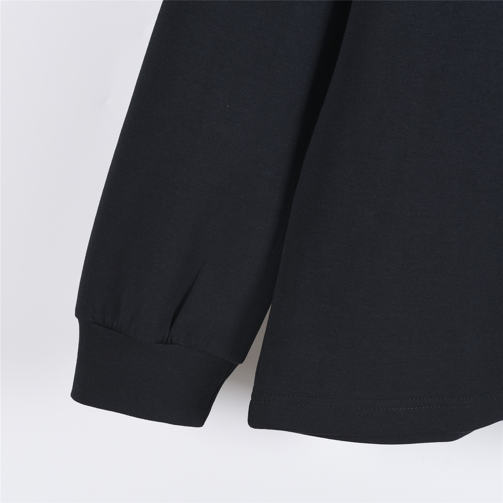 Moncler/蒙口 25Fw 简约胸口及下摆字母压胶长袖T恤 黑色 白色