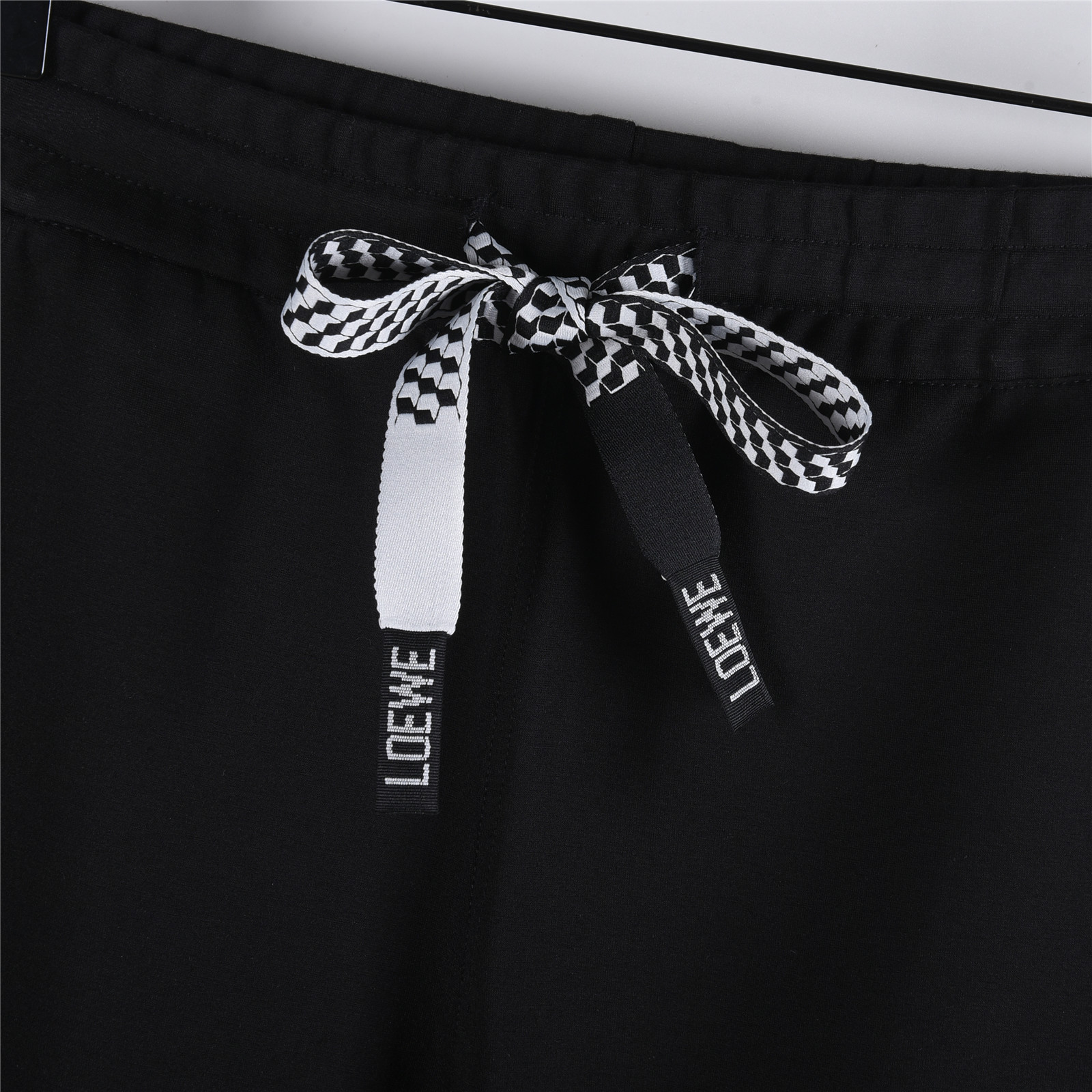 Loewe/罗意威 25Fw 线条织带徽标字母刺绣套装长裤