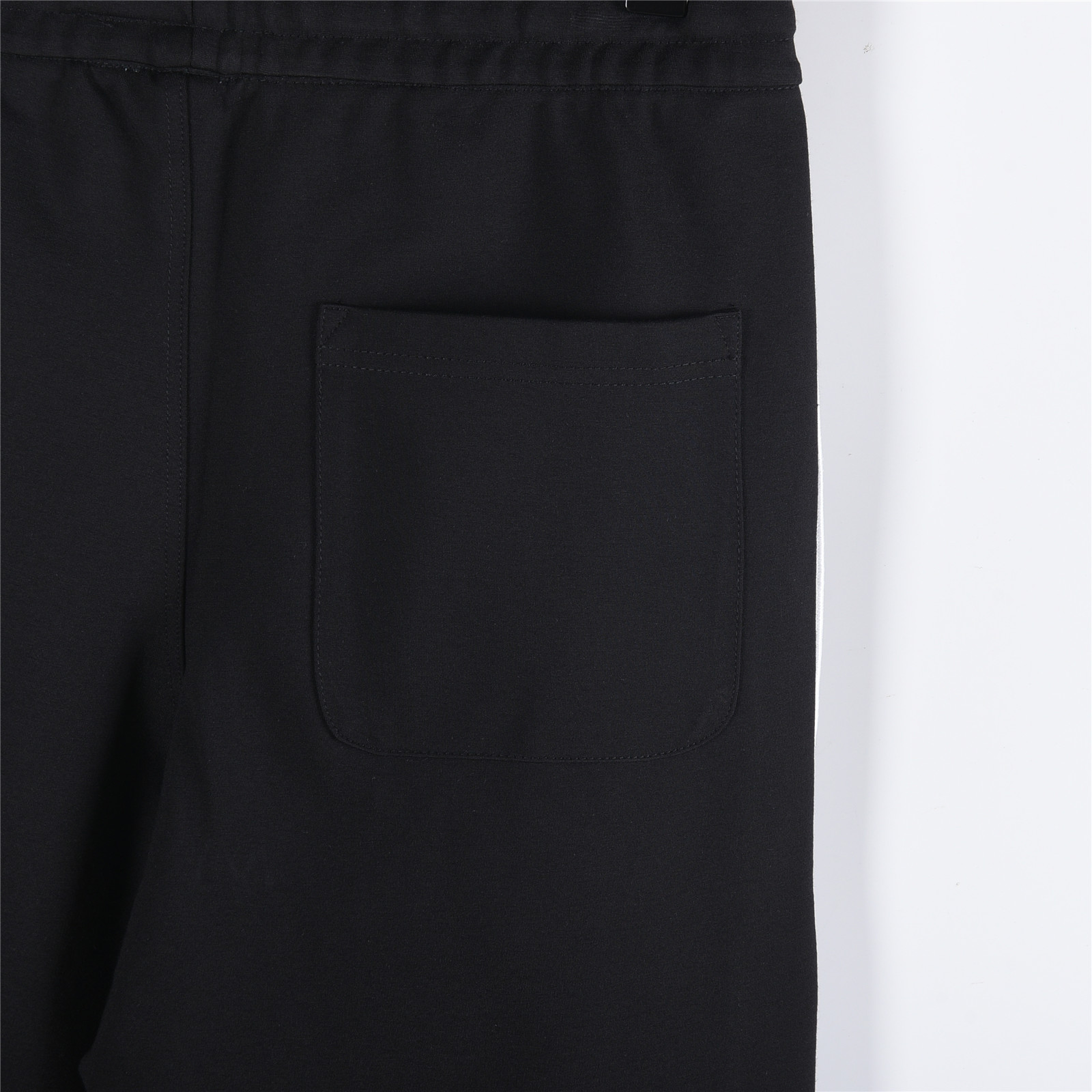 Loewe/罗意威 25Fw 线条织带徽标字母刺绣套装长裤