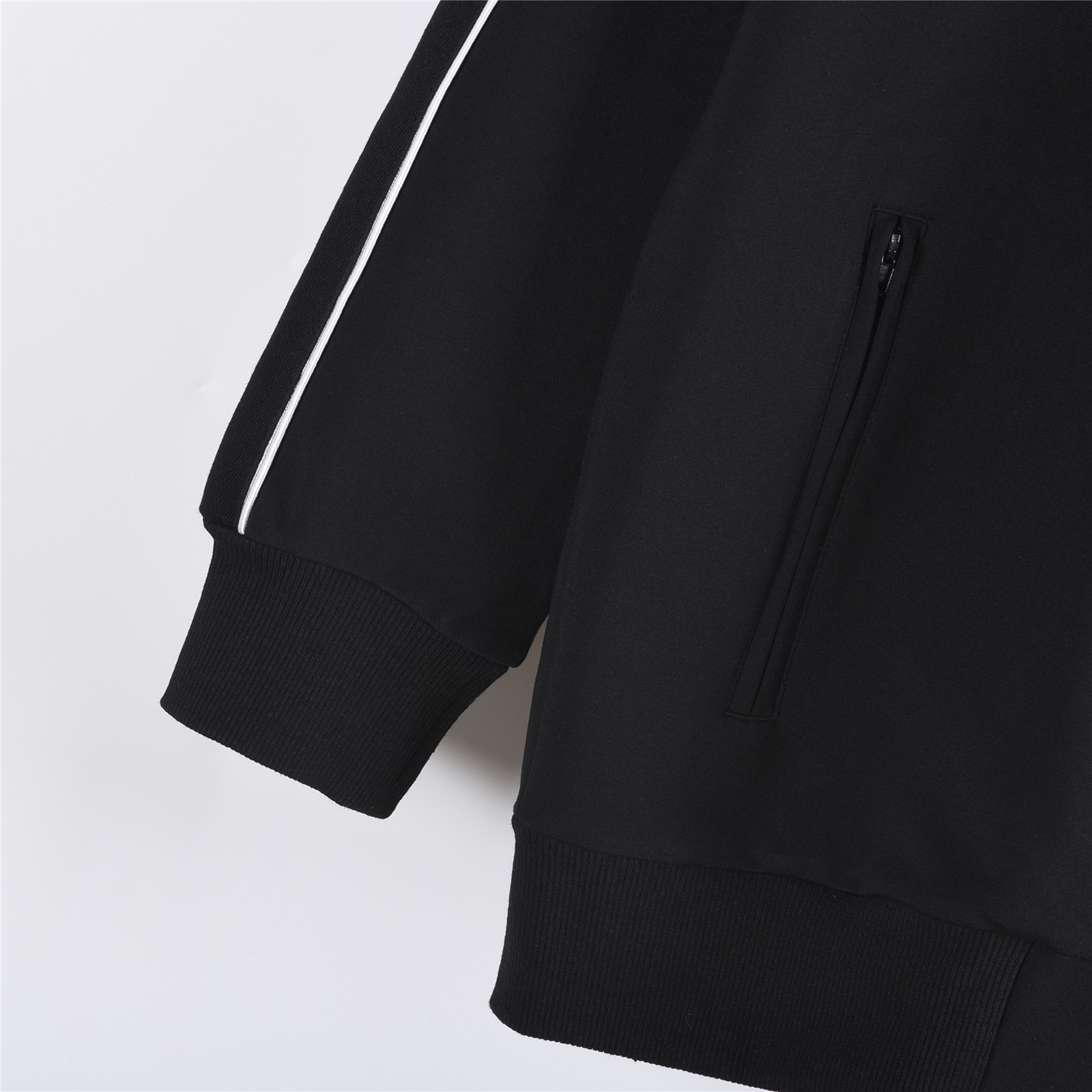Loewe/罗意威 25Fw 线条织带徽标字母刺绣套装拉链外套