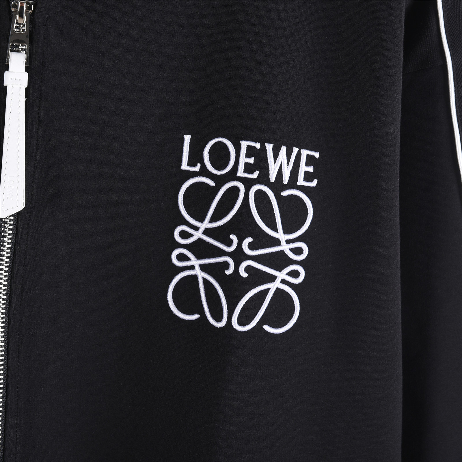 Loewe/罗意威 25Fw 线条织带徽标字母刺绣套装拉链外套