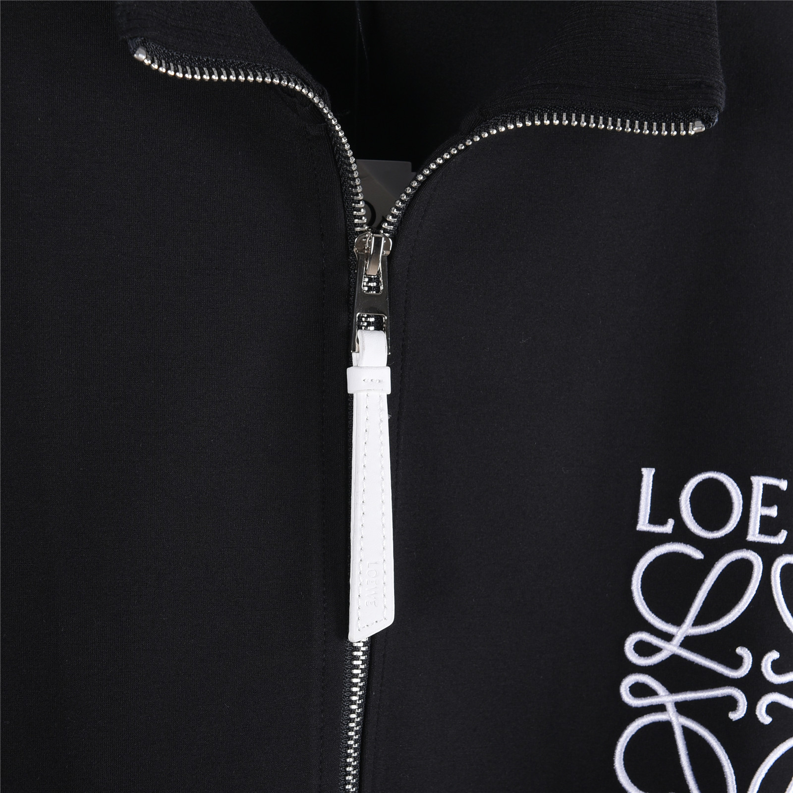 Loewe/罗意威 25Fw 线条织带徽标字母刺绣套装拉链外套