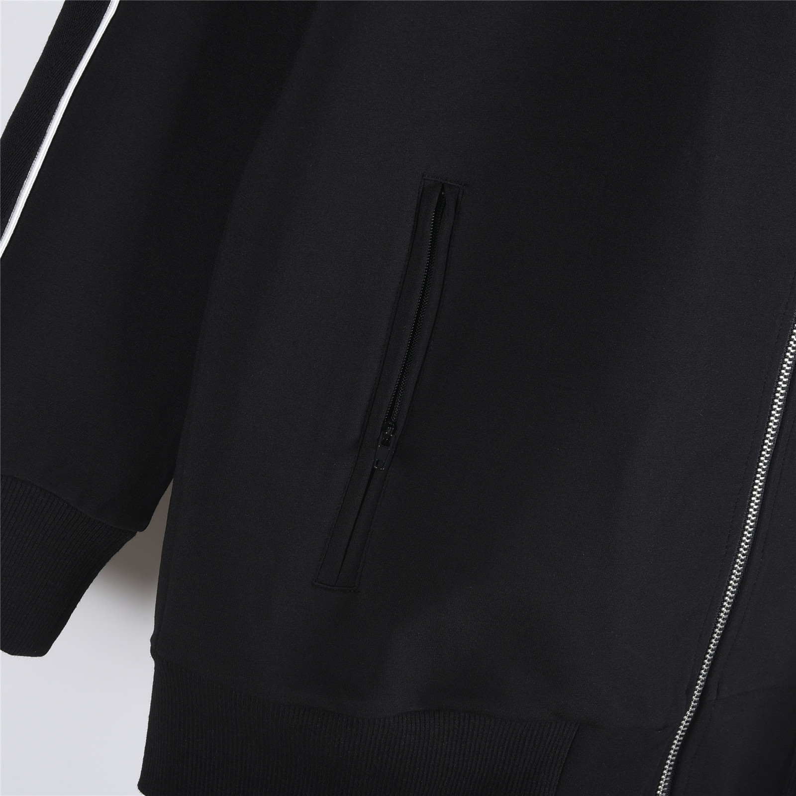 Loewe/罗意威 25Fw 线条织带徽标字母刺绣套装拉链外套