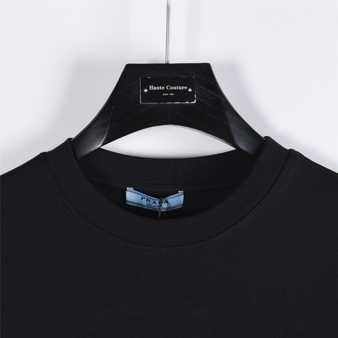 Prada/普拉达 25Fw 后背大logo徽标签名字母刺绣长袖T恤 黑色 白色