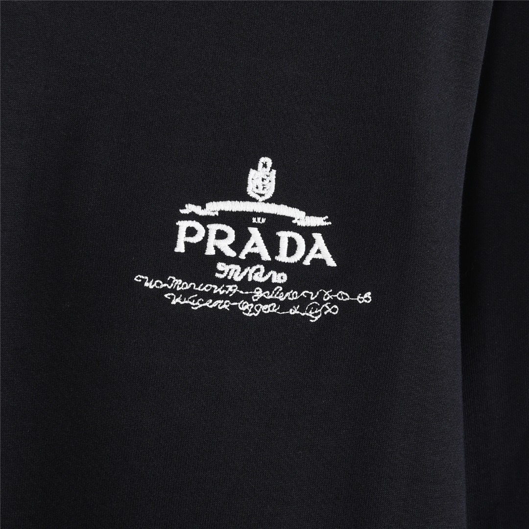 Prada/普拉达 25Fw 后背大logo徽标签名字母刺绣长袖T恤 黑色 白色