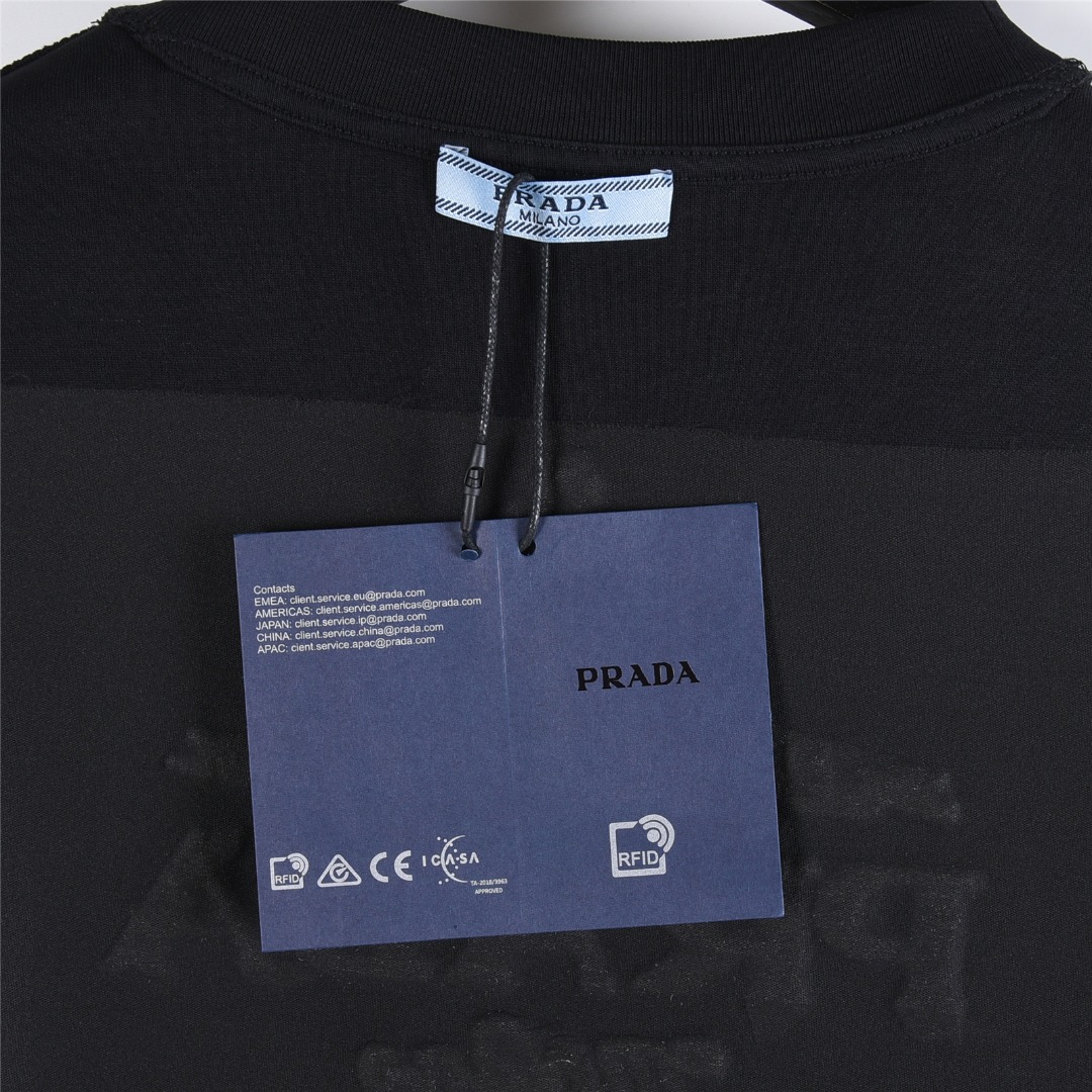 Prada/普拉达 25Fw 后背大logo徽标签名字母刺绣长袖T恤 黑色 白色