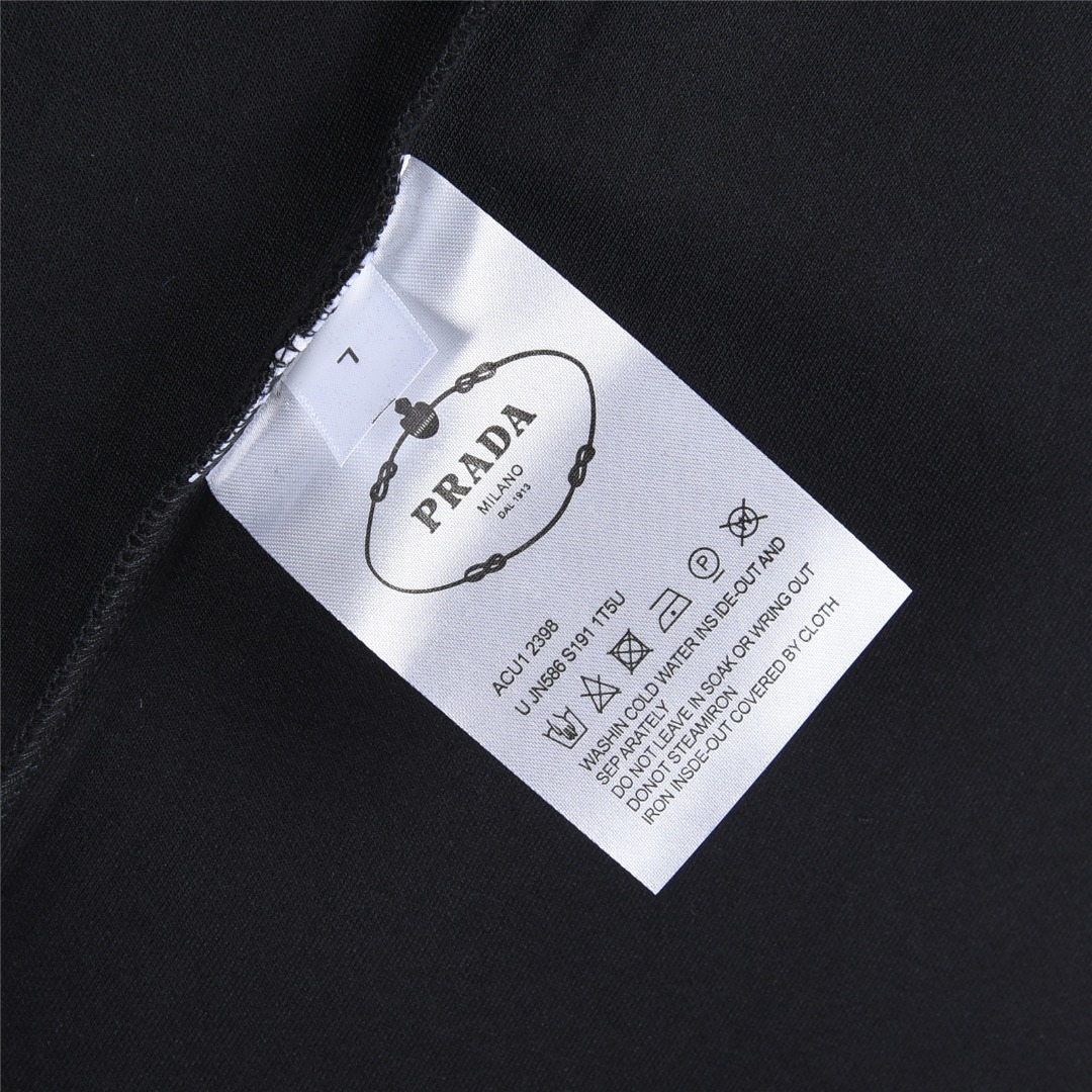 Prada/普拉达 25Fw 后背大logo徽标签名字母刺绣长袖T恤 黑色 白色