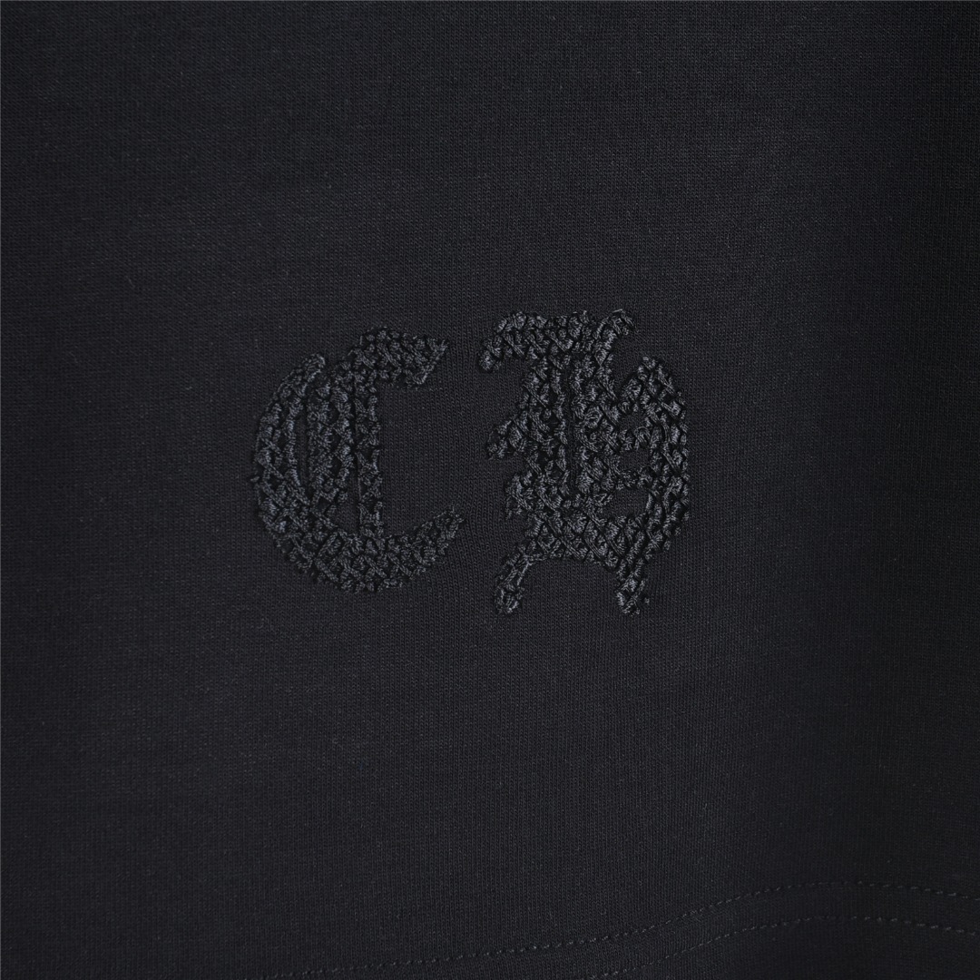 ChromeHearts/克罗心 25Fw 胸口暗纹十字架梵文立体刺绣长袖T恤