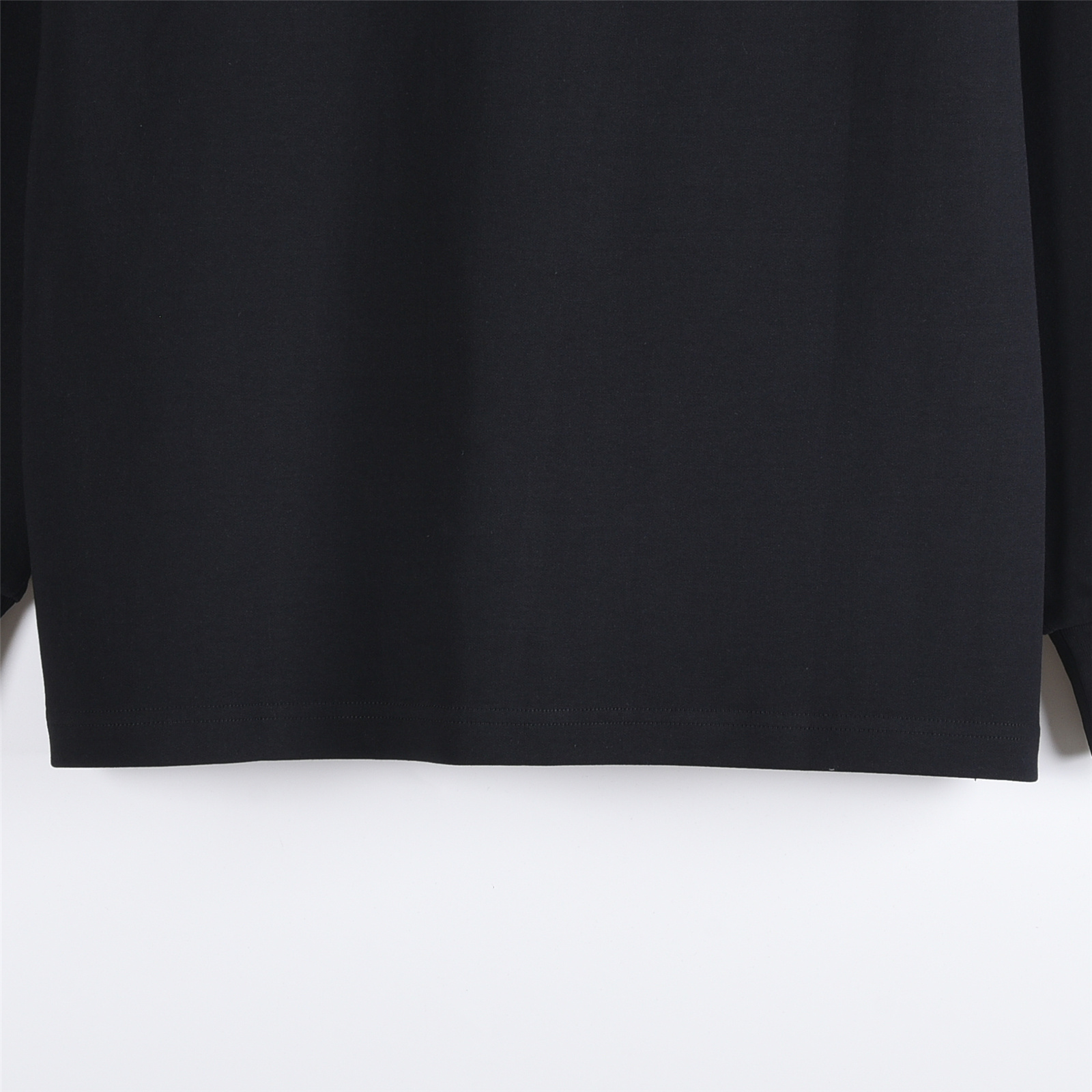 SAINT LAURENT/圣罗兰 25Fw 胸口字母logo刺绣长袖T恤