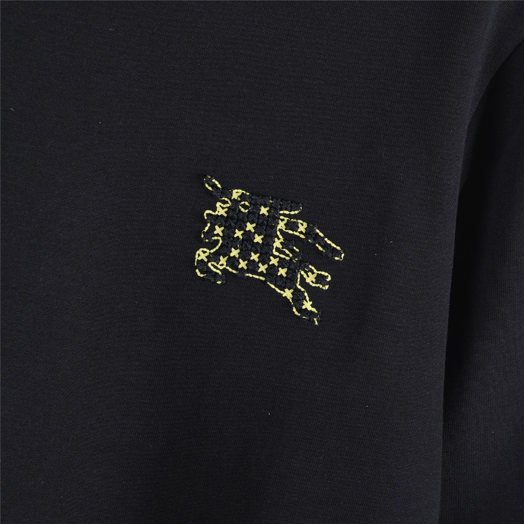 Burberry/巴宝莉 25Fw 十字绣编织战马撞色刺绣长袖T恤 黑色 白色