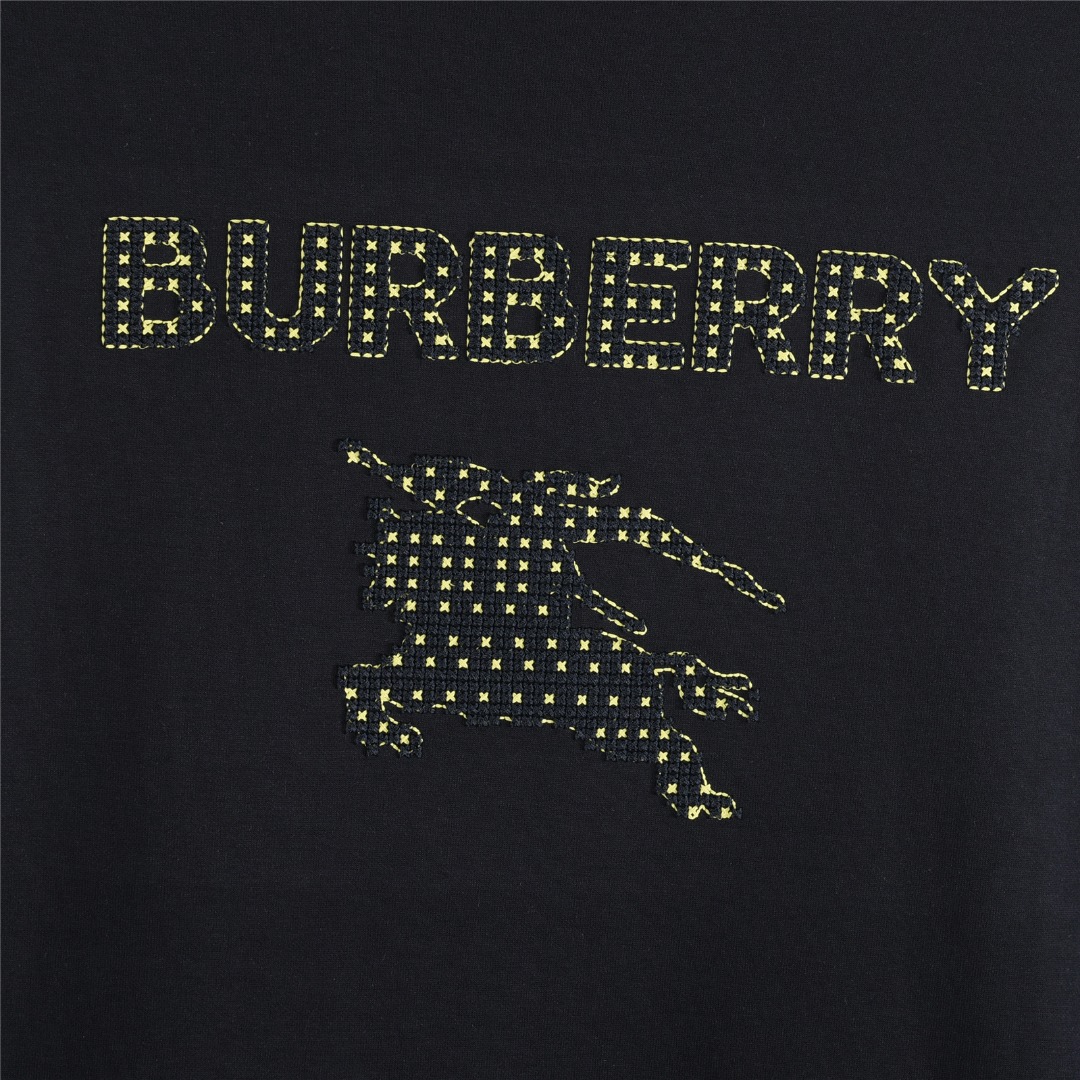 Burberry/巴宝莉 25Fw 十字绣编织战马撞色刺绣长袖T恤 黑色 白色