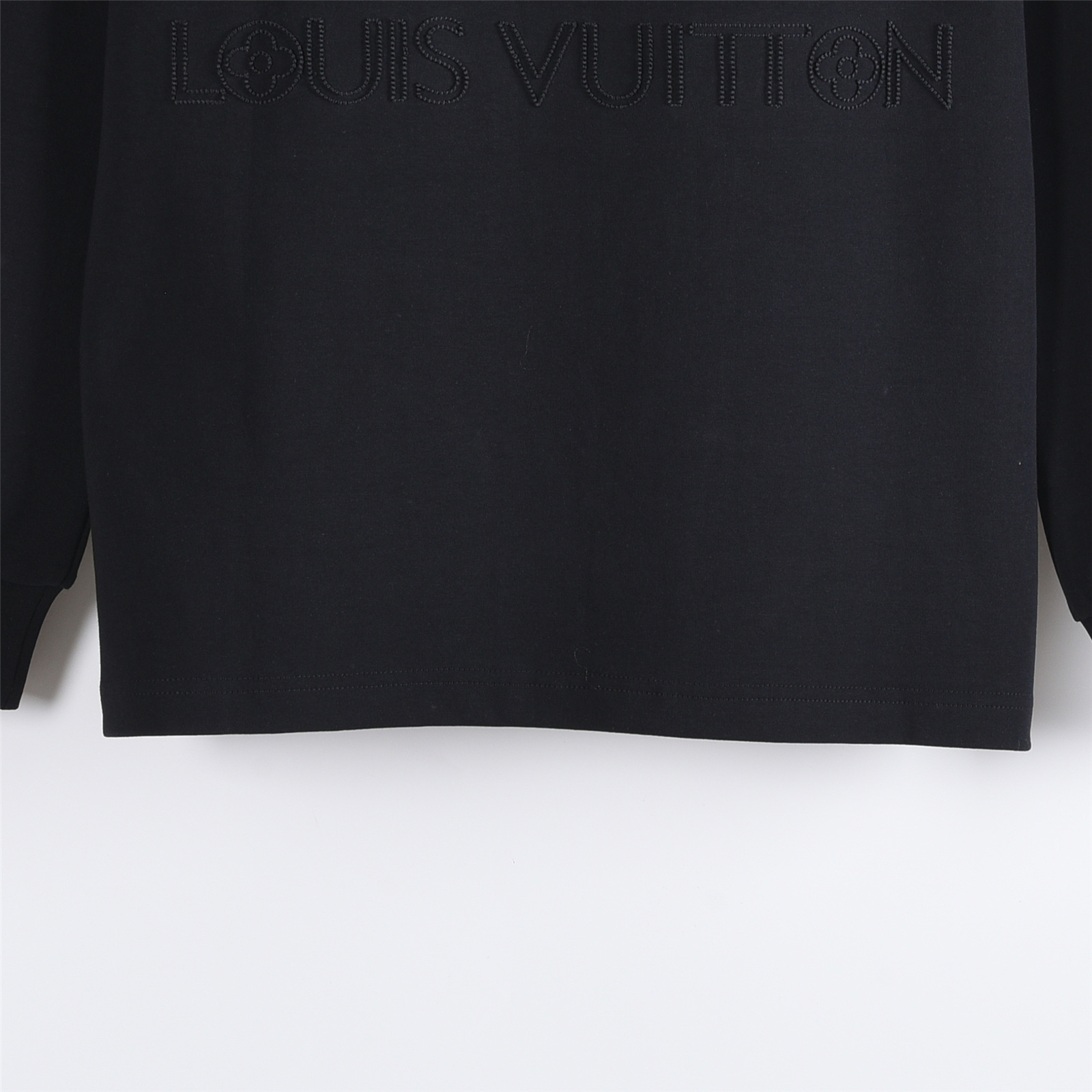 Louis Vuitton/路易威登 25Fw 暗纹立体大logo拱桥刺绣长袖T恤 黑色 白色