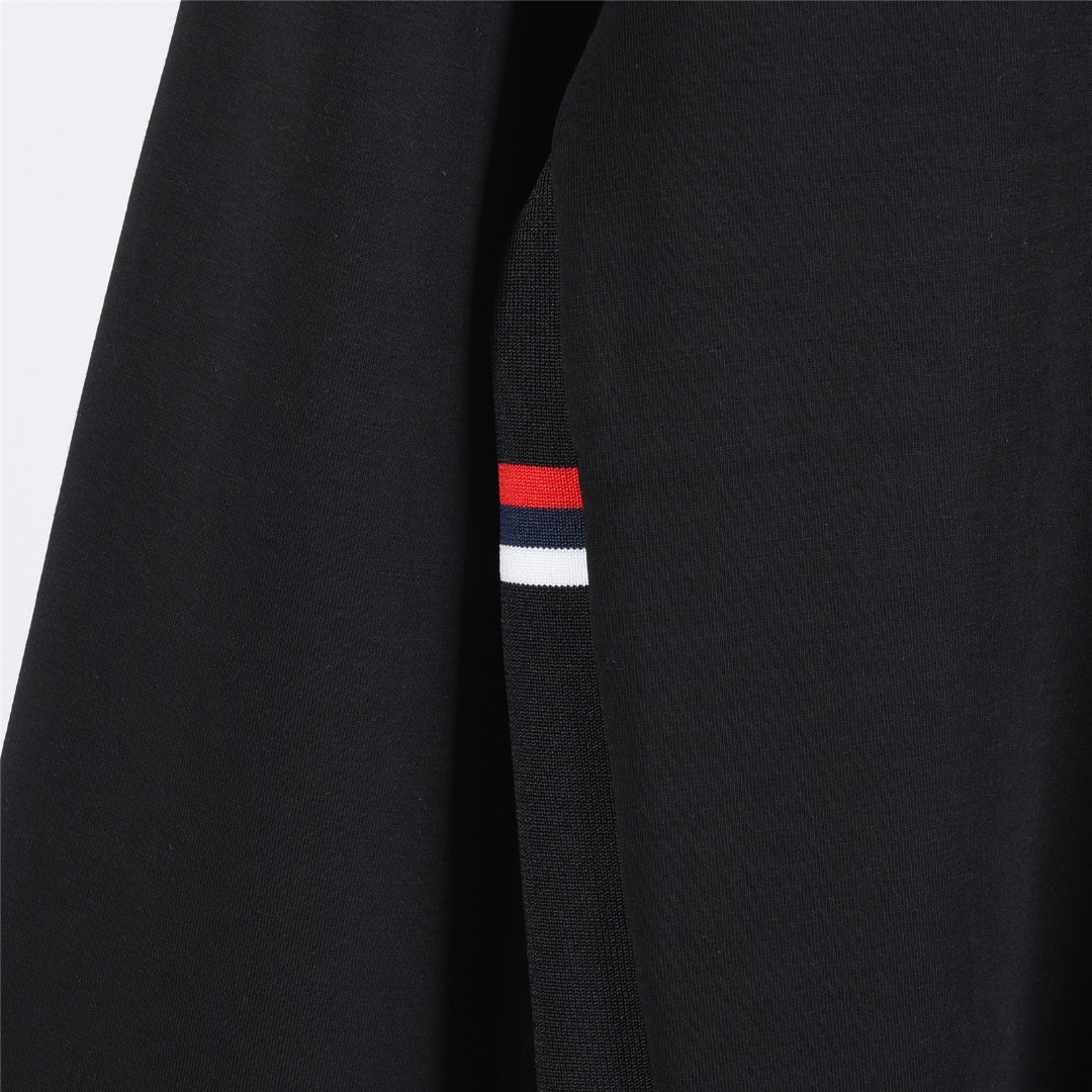 Moncler/蒙口 25Fw 简约小标徽标刺绣长袖T恤 黑色 白色