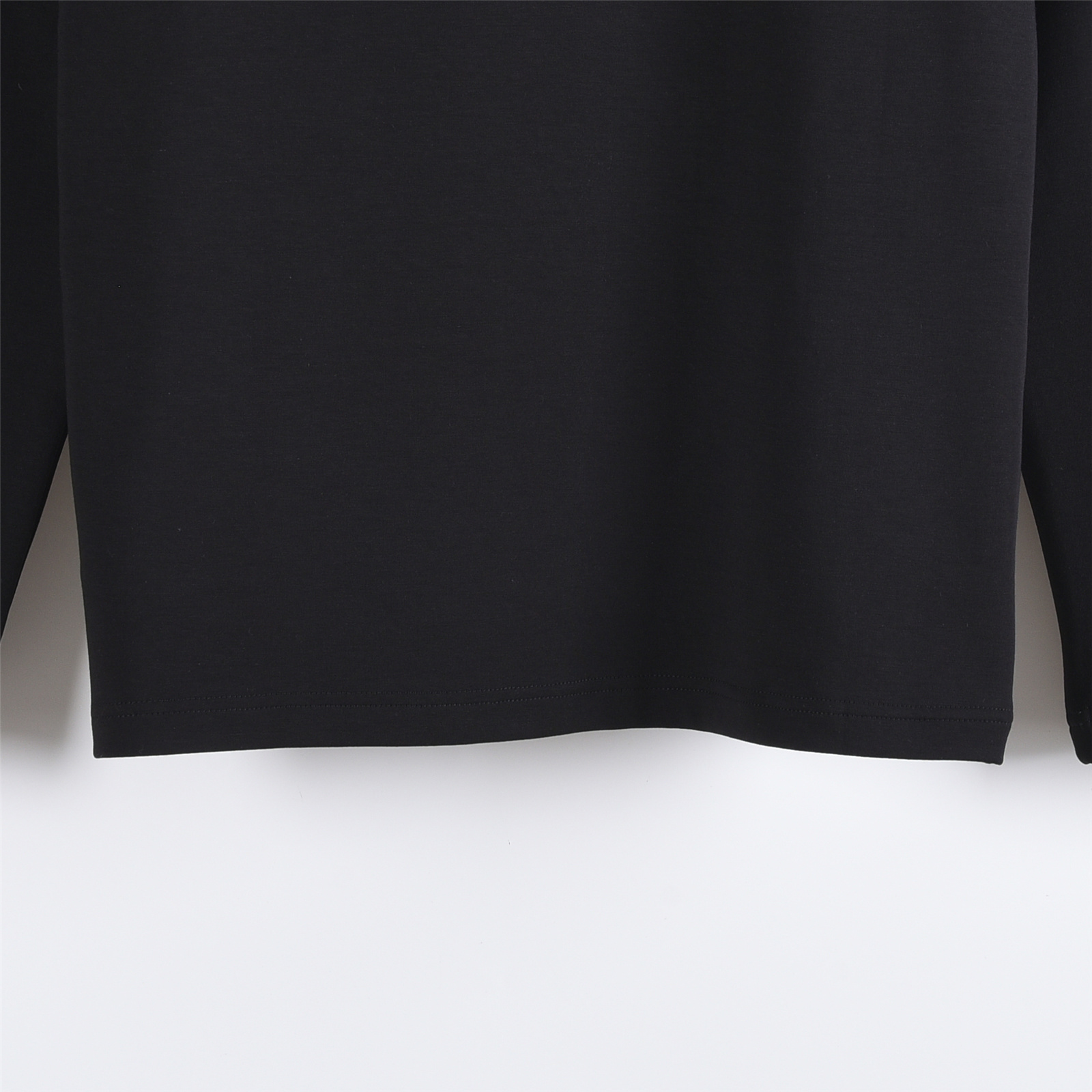 Zegna/杰尼亚 25Fw 简约标志字母刺绣长袖T恤 黑色 白色
