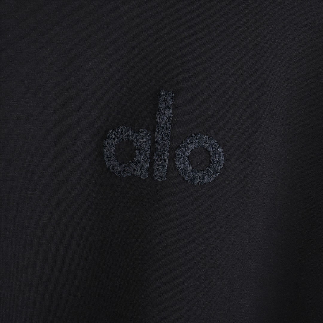 ALO 25Fw 暗纹立体logo榻榻米刺绣长袖T恤 黑色 白色