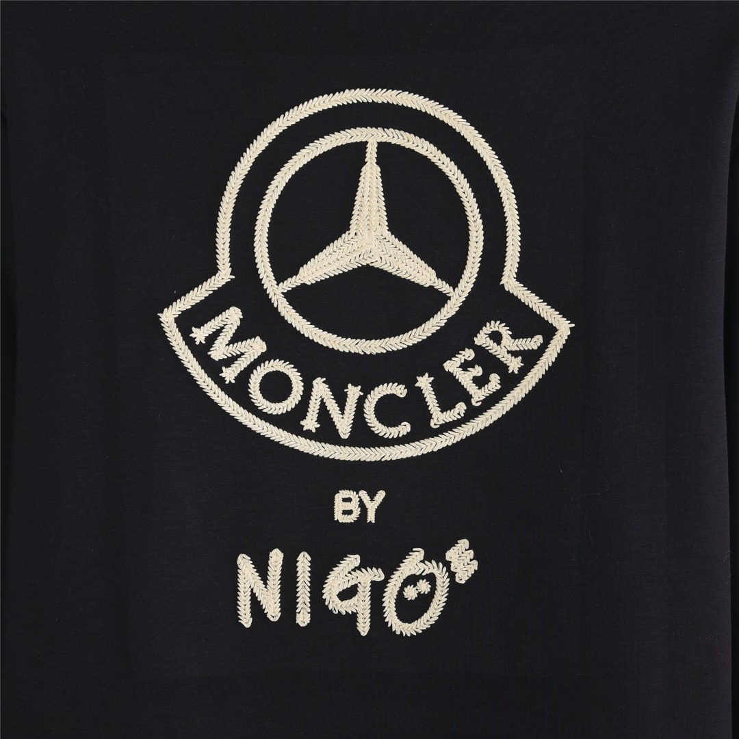 Moncler/蒙口 25Fw 后背字母徽标编织刺绣长袖T恤 黑色 白色