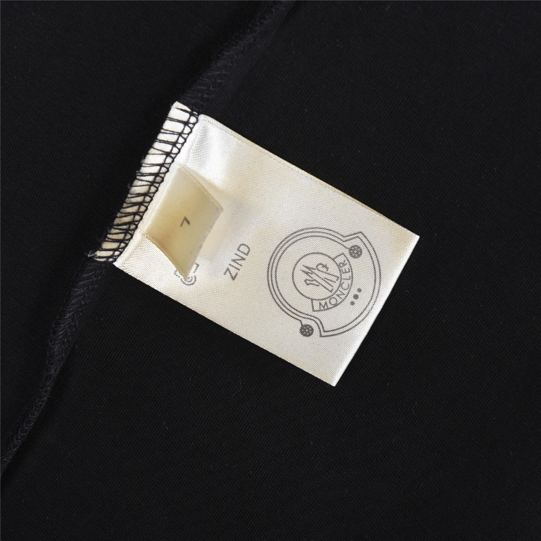 Moncler/蒙口 25Fw 后背字母徽标编织刺绣长袖T恤 黑色 白色