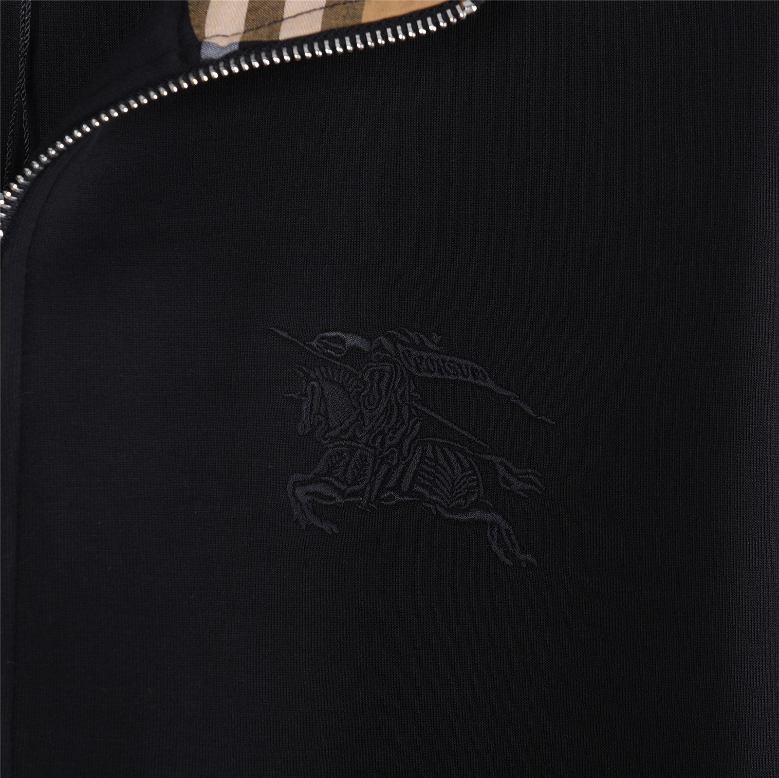Burberry/巴宝莉 25Fw 战马刺绣空气层双拉链外套