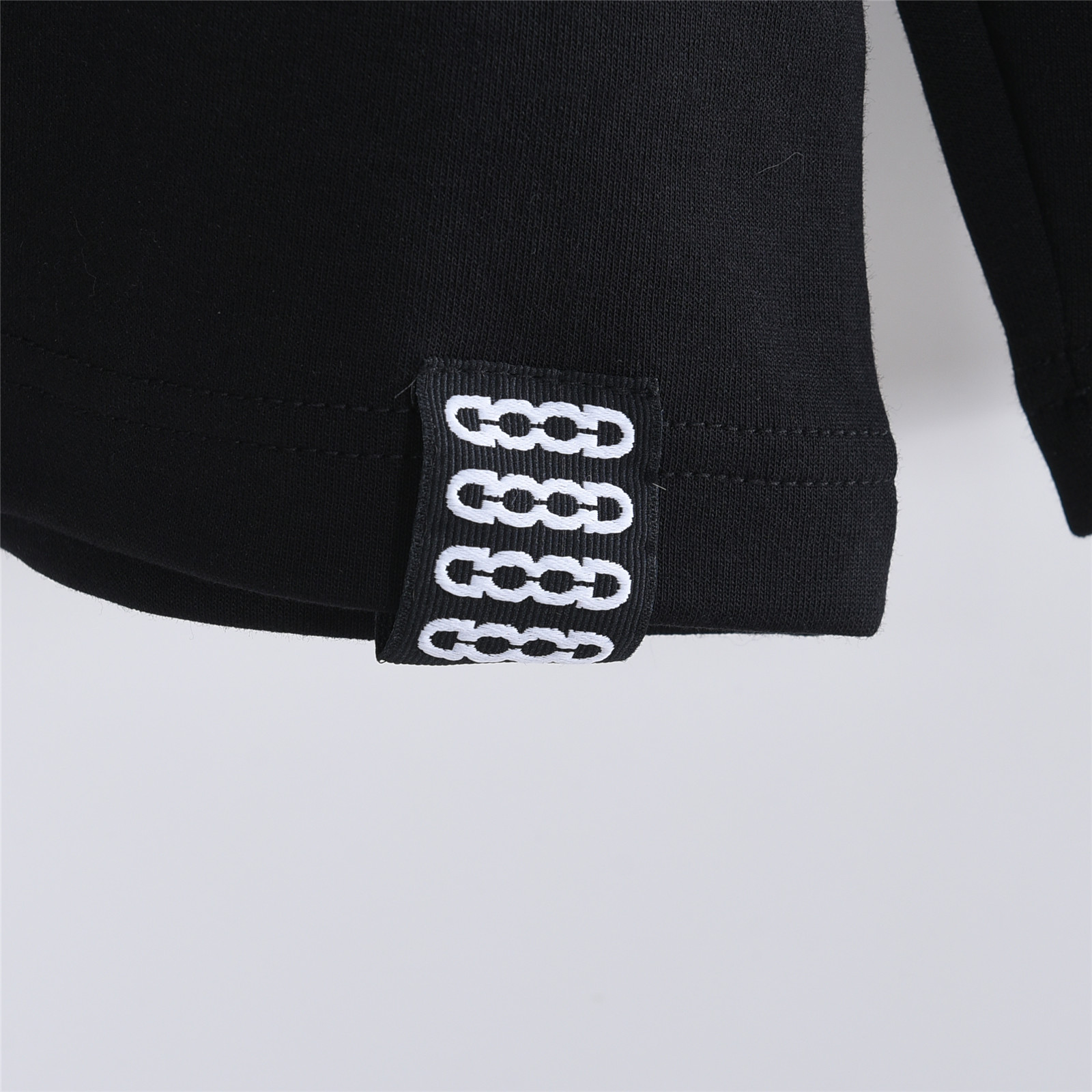 GOOD BRAND 25Fw 珍珠烤瓷字母印花长袖T恤 黑色 白色