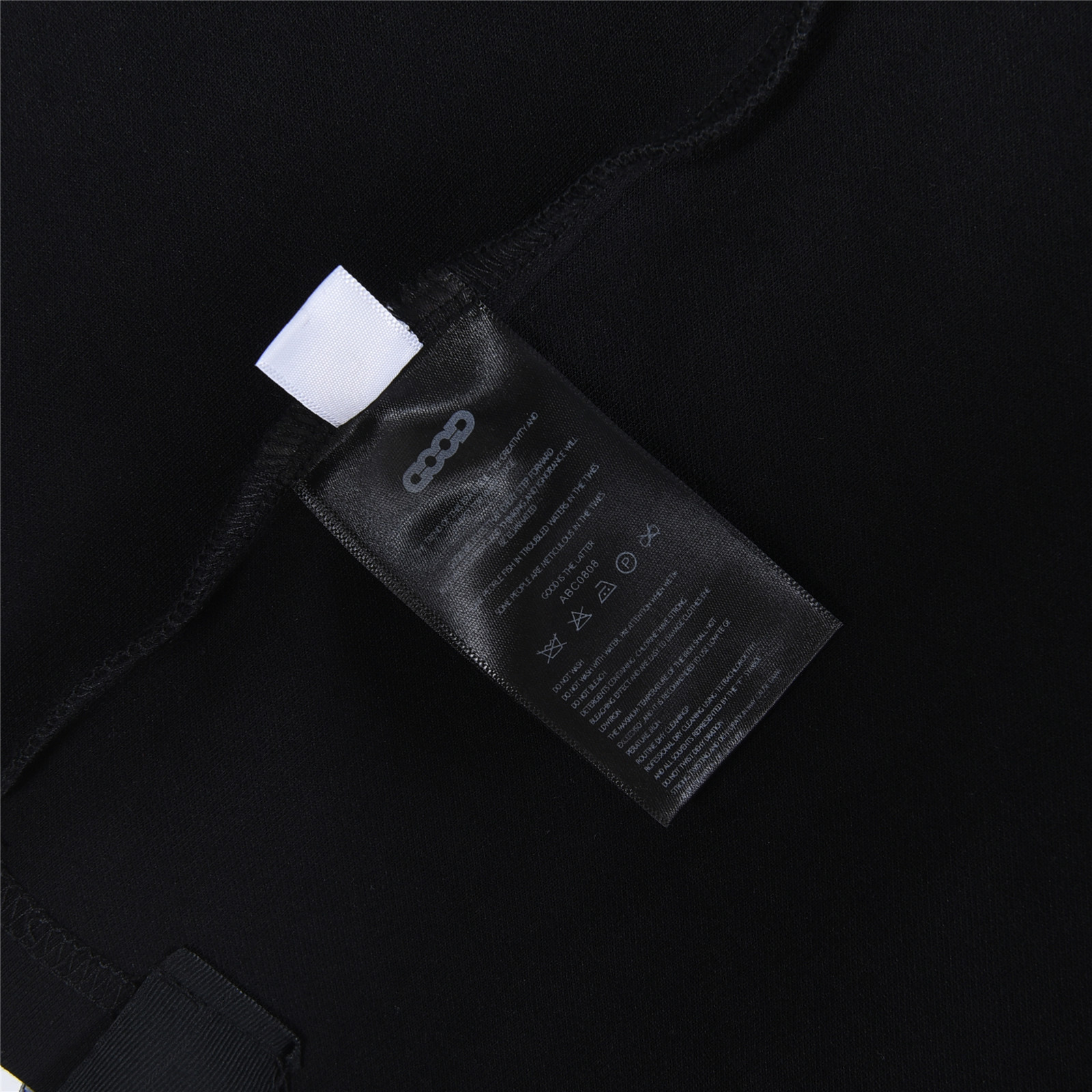 GOOD BRAND 25Fw 珍珠烤瓷字母印花长袖T恤 黑色 白色