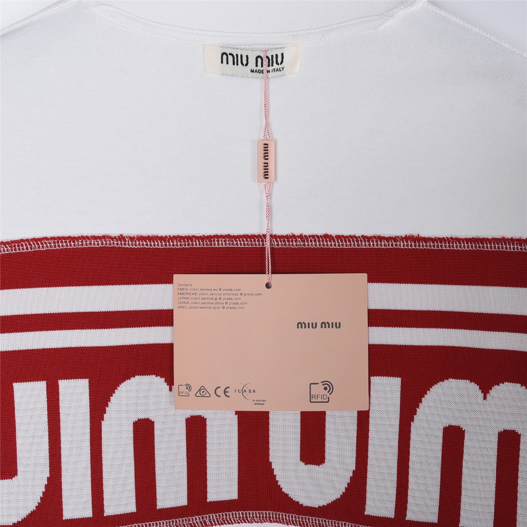 MiuMiu 缪缪 25Fw 后背织带大logo提花拼接卫衣-Chinese UA Cheap High Quatity Brand Clothes Bags handbags Sneakers wholesale wholesaler seller from China Factory suppliers Fashion Clothing Shoes best Quality Beautiful Price MiuMiu 缪缪 25Fw 后背织带大logo提花拼接卫衣