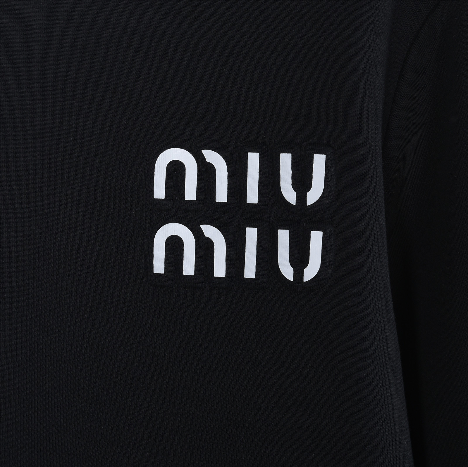 MiuMiu/缪缪 25Fw 后背织带大logo提花拼接卫衣黑色 白色
