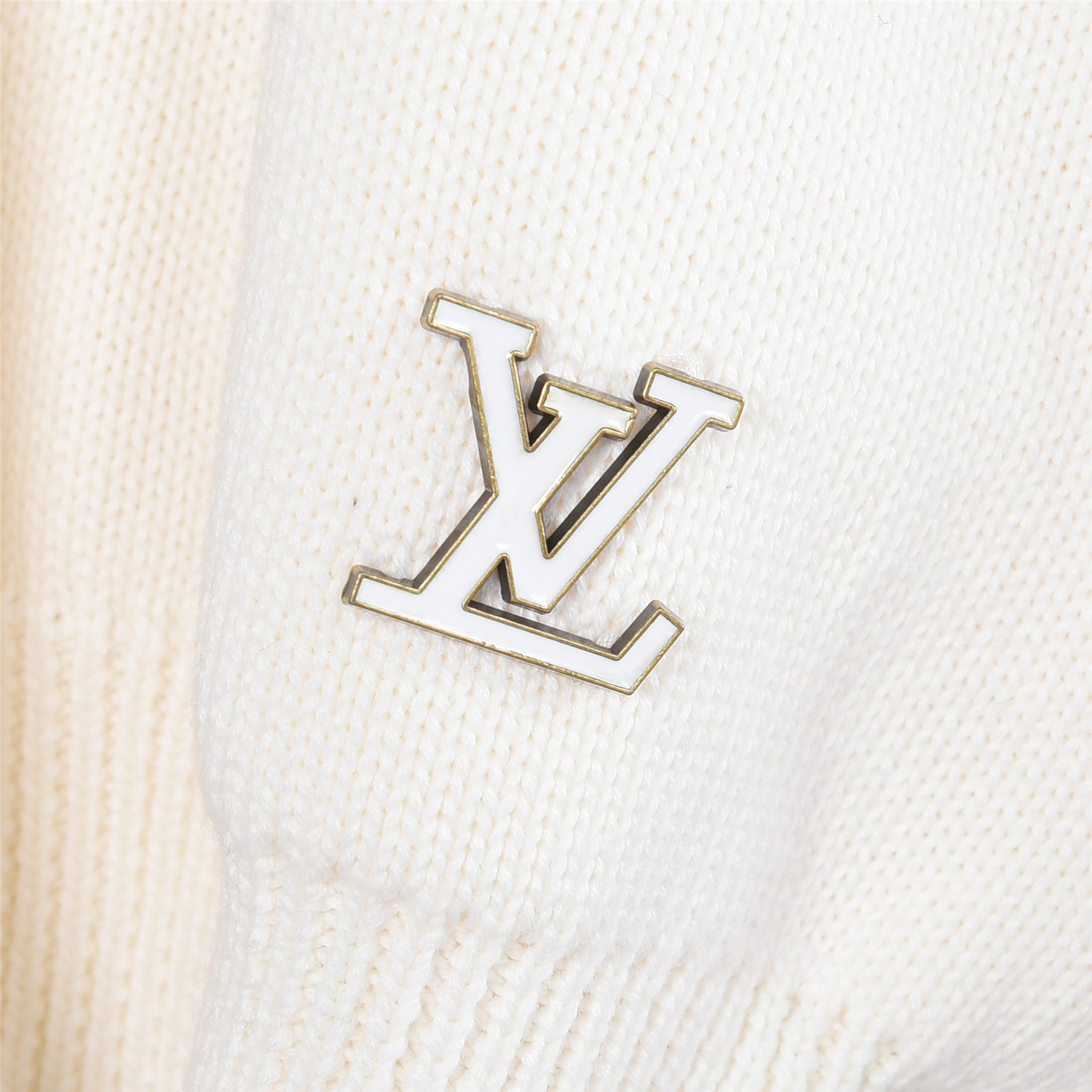 Louis Vuitton/路易威登 25Fw下摆五金字母徽标V领针织开衫披肩毛衣