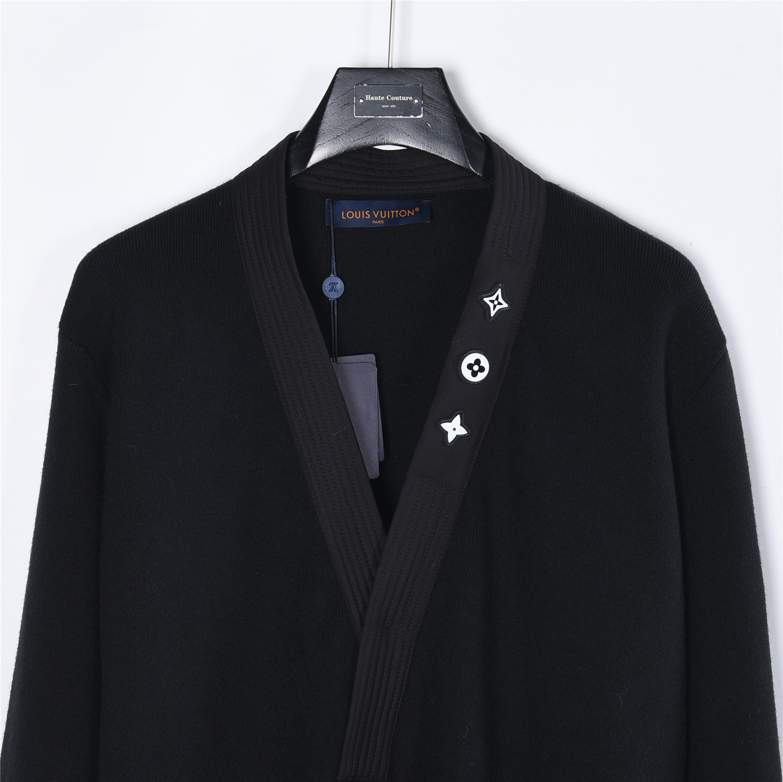 Louis Vuitton/路易威登 25Fw 三花反光标识装饰和服领开衫毛衣