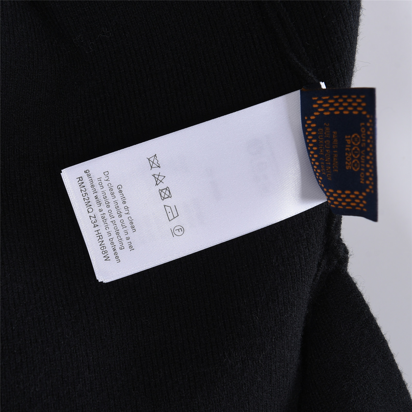 Louis Vuitton/路易威登 25Fw 三花反光标识装饰和服领开衫毛衣