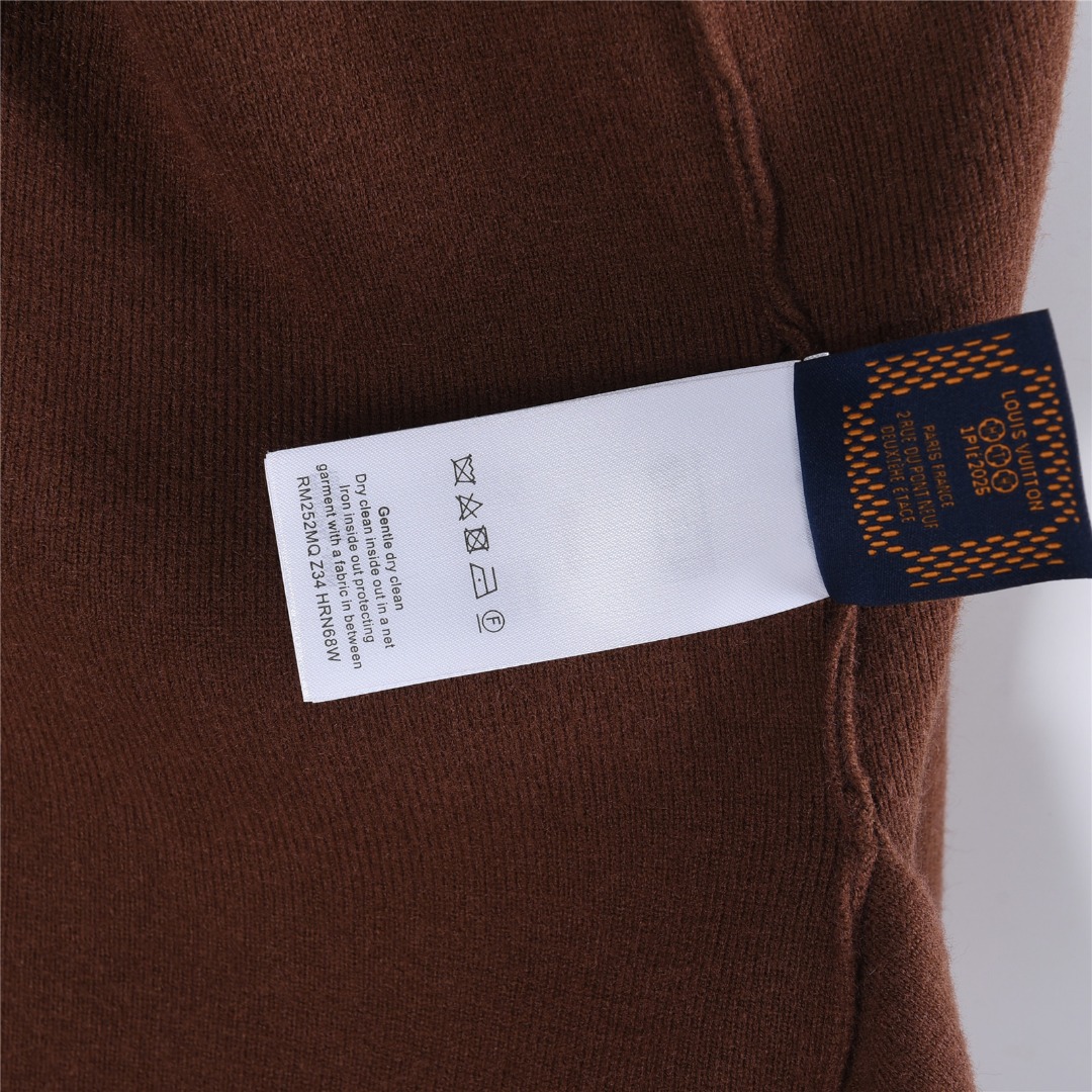 Louis Vuitton/路易威登 25Fw 三花反光标识装饰和服领开衫毛衣
