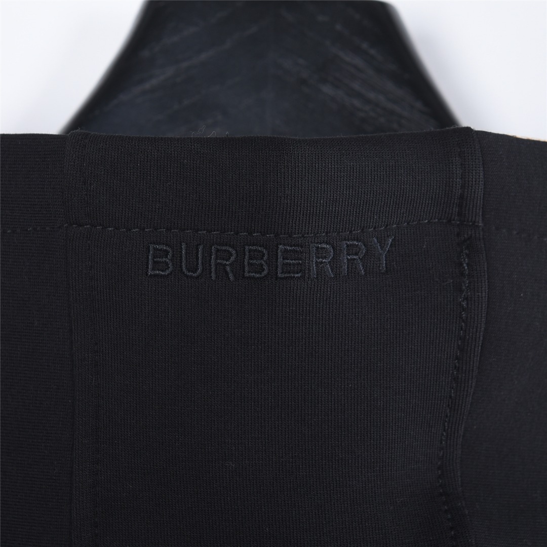 Burberry/巴宝莉 25Fw 内衬格纹战马刺绣空气层拉链连帽外套