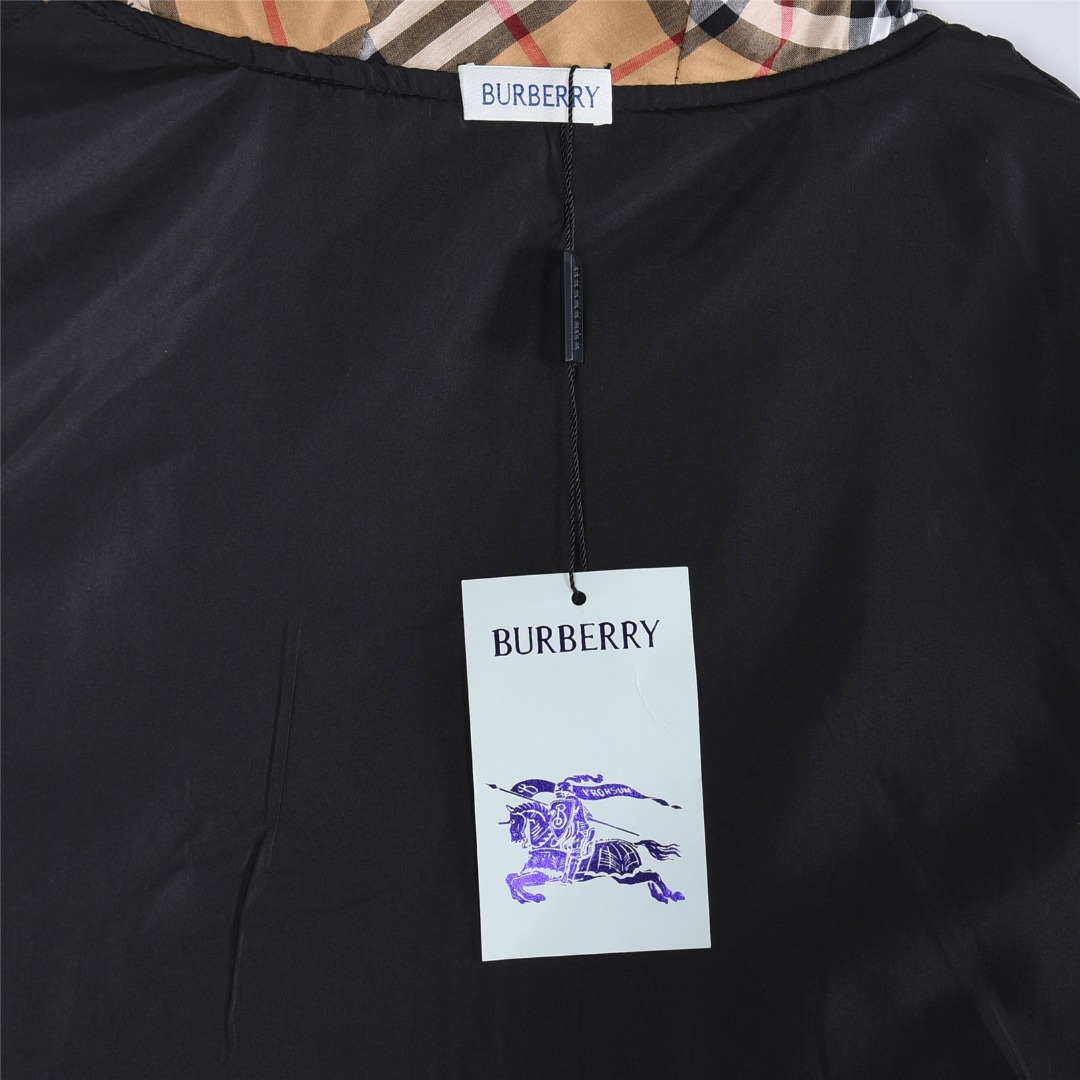 Burberry/巴宝莉 25Fw 内衬格纹战马刺绣空气层拉链连帽外套