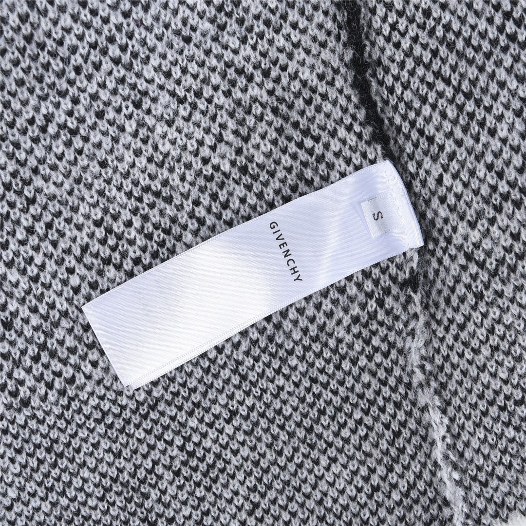 GIVENCHY/纪梵希 25Fw 满幅宫格马海毛针织毛衣