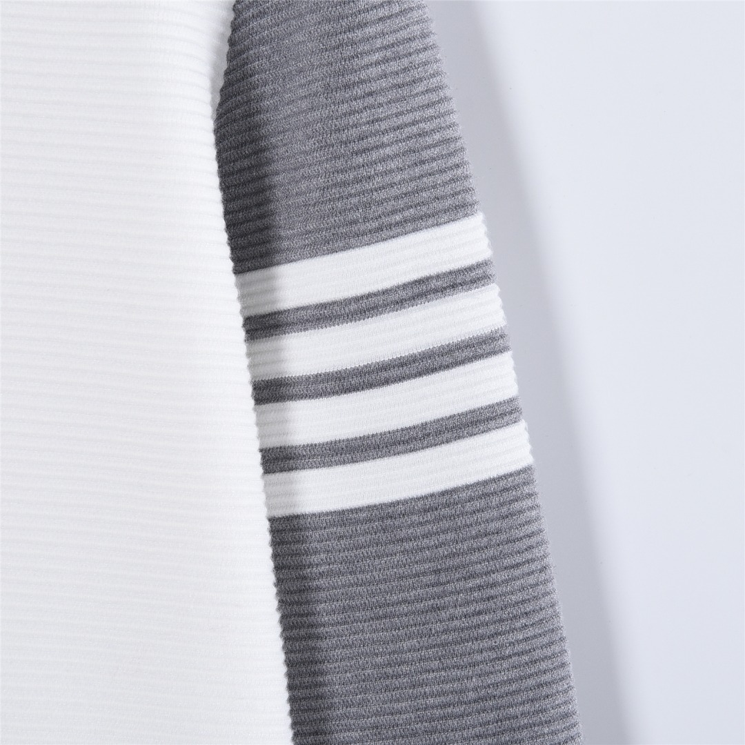 ThomBrowne/汤姆布朗 25Fw 四杠条纹拼色校园风针织毛衣