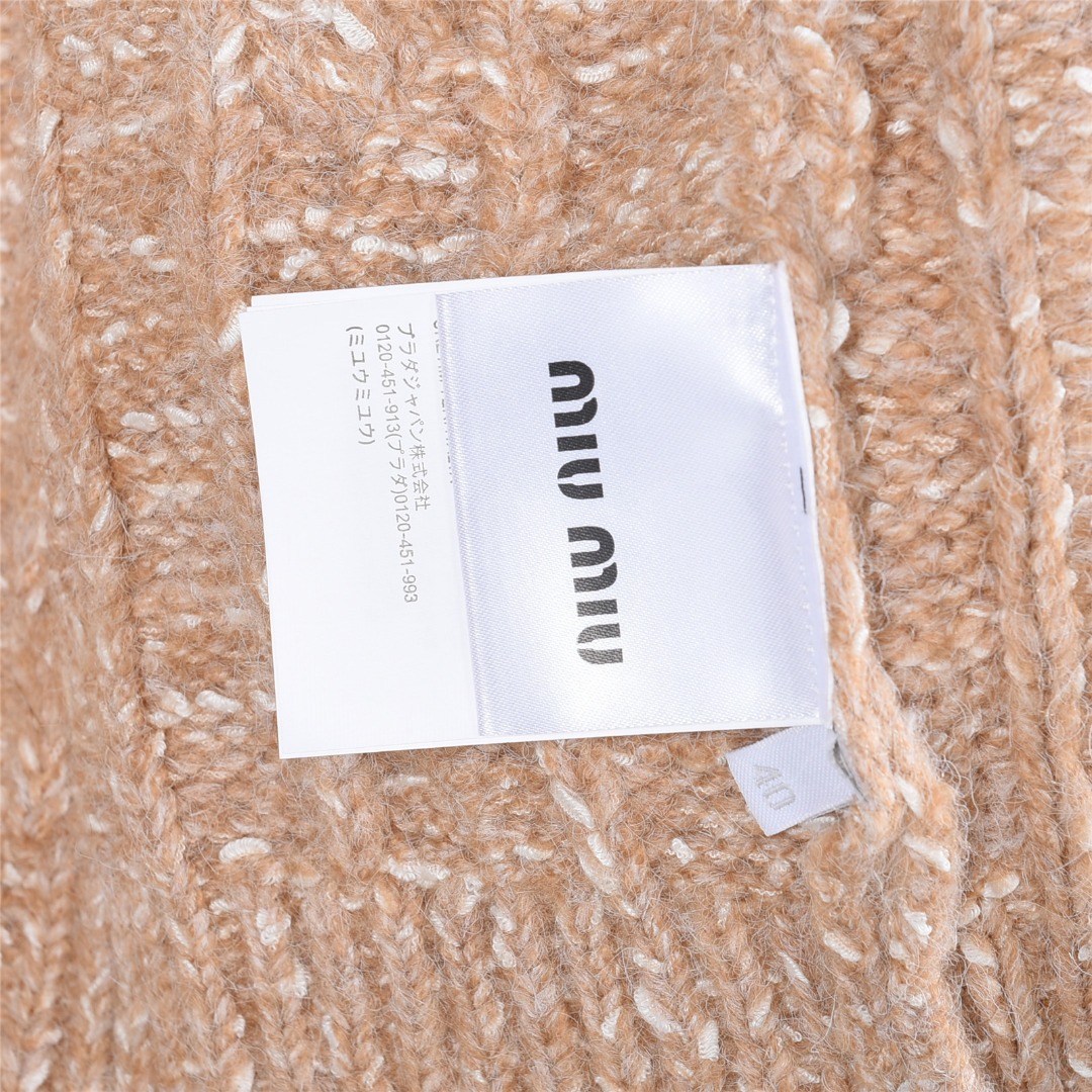 女款 MiuMiu/缪缪 25Fw 水貂领皮草羊毛拉链外套 松弛感里的绒暖奢感 杏色 深灰