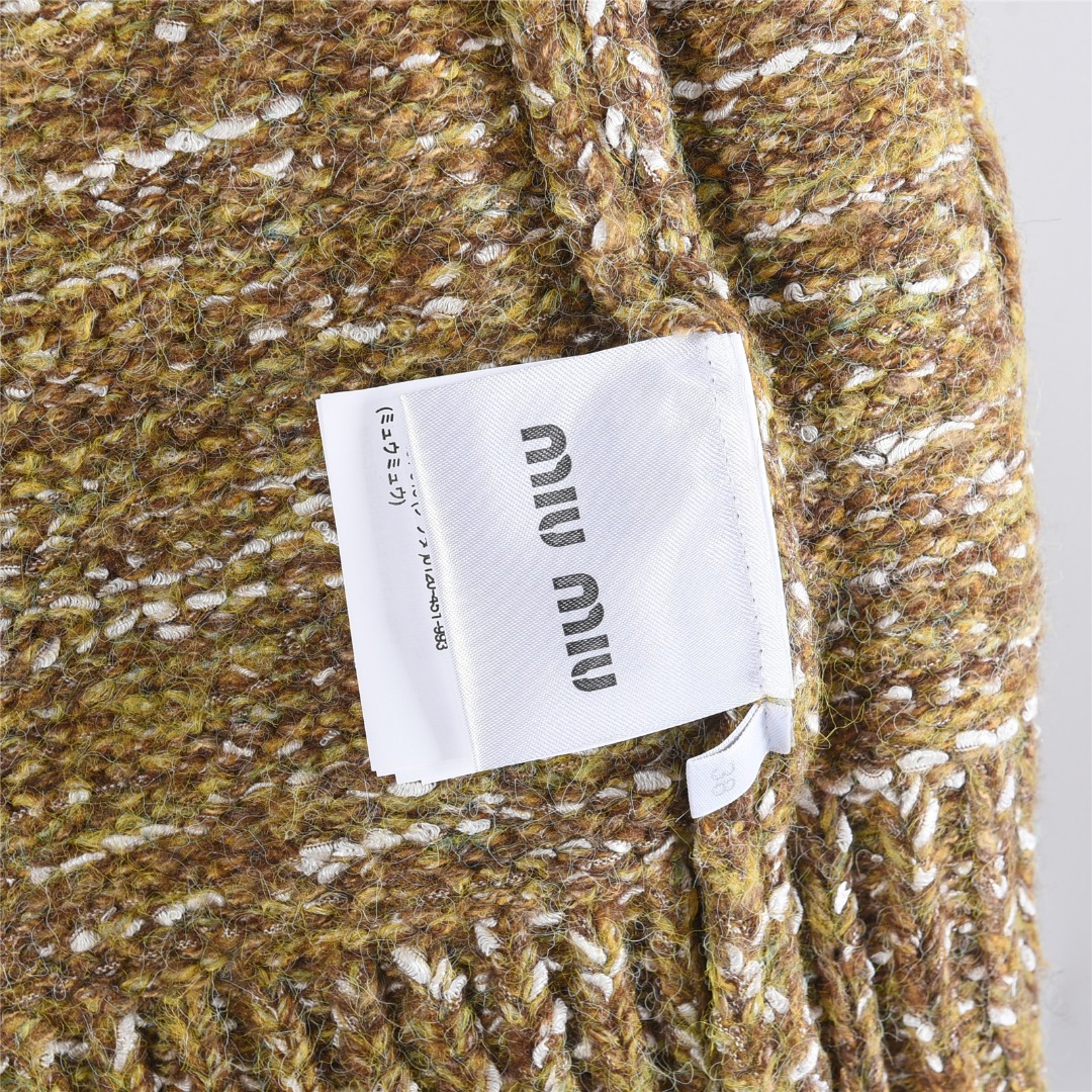 MiuMiu/缪缪 25Fw 贴布logo刺绣拉链连帽毛衣外套 浅灰 / 玫粉 / 绿色